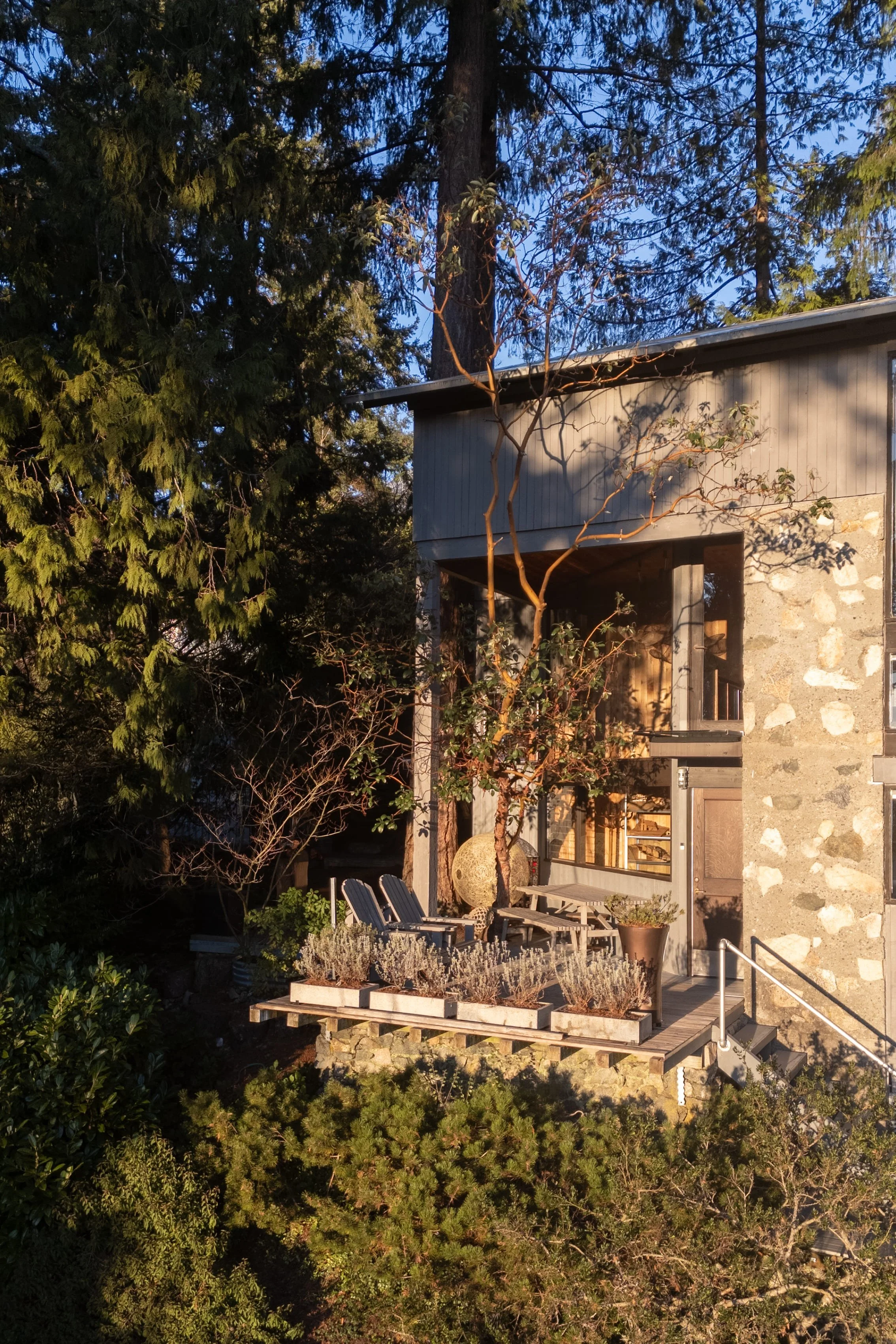 francis-york-Barry-Griblin-House-1973-West-Coast-Modern-West-Vancouver-9.jpg