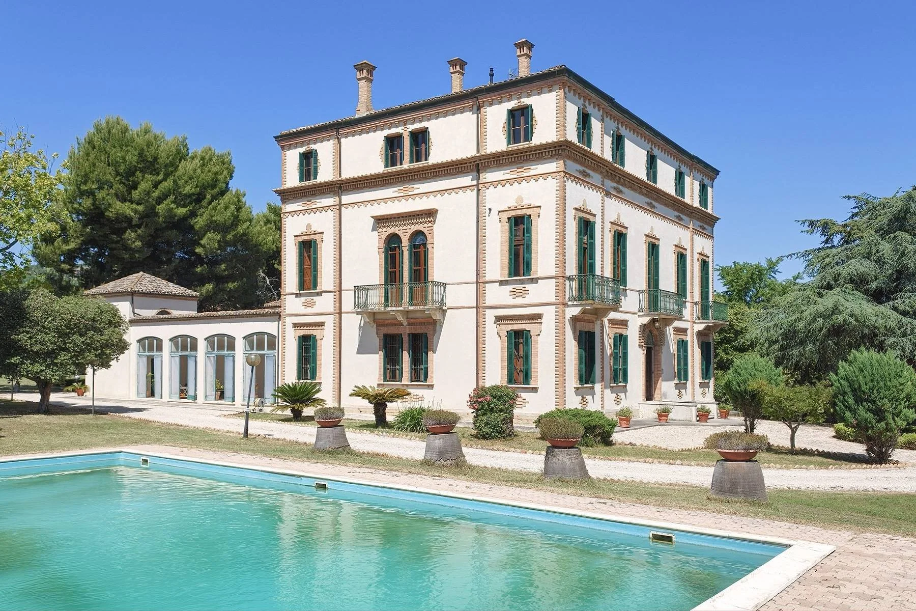 francis-york-`19th-century-villa-porto-san-giorgio-marche-adriatic-sea-view-17.jpg