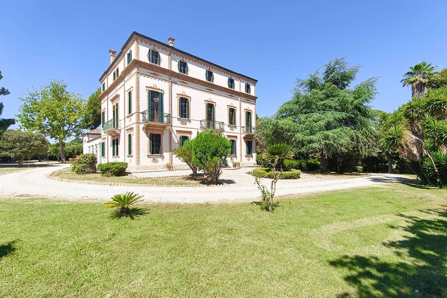 francis-york-`19th-century-villa-porto-san-giorgio-marche-adriatic-sea-view-24.jpg