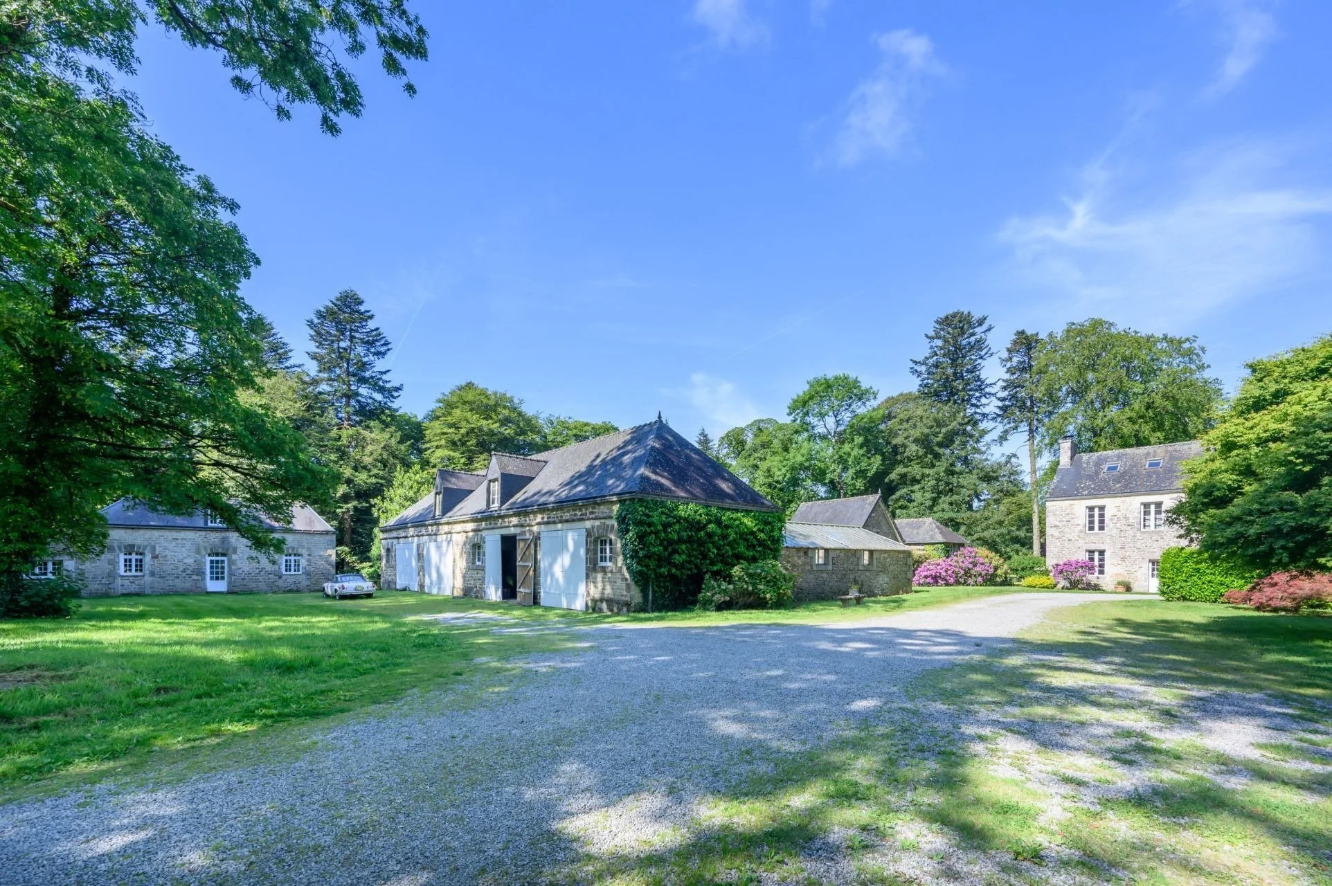 francis-york-28-room-chateau-on-32-acres-in-brittany-with-stables-guest-houses-an-indoor-pool-and-hammam-15.jpg