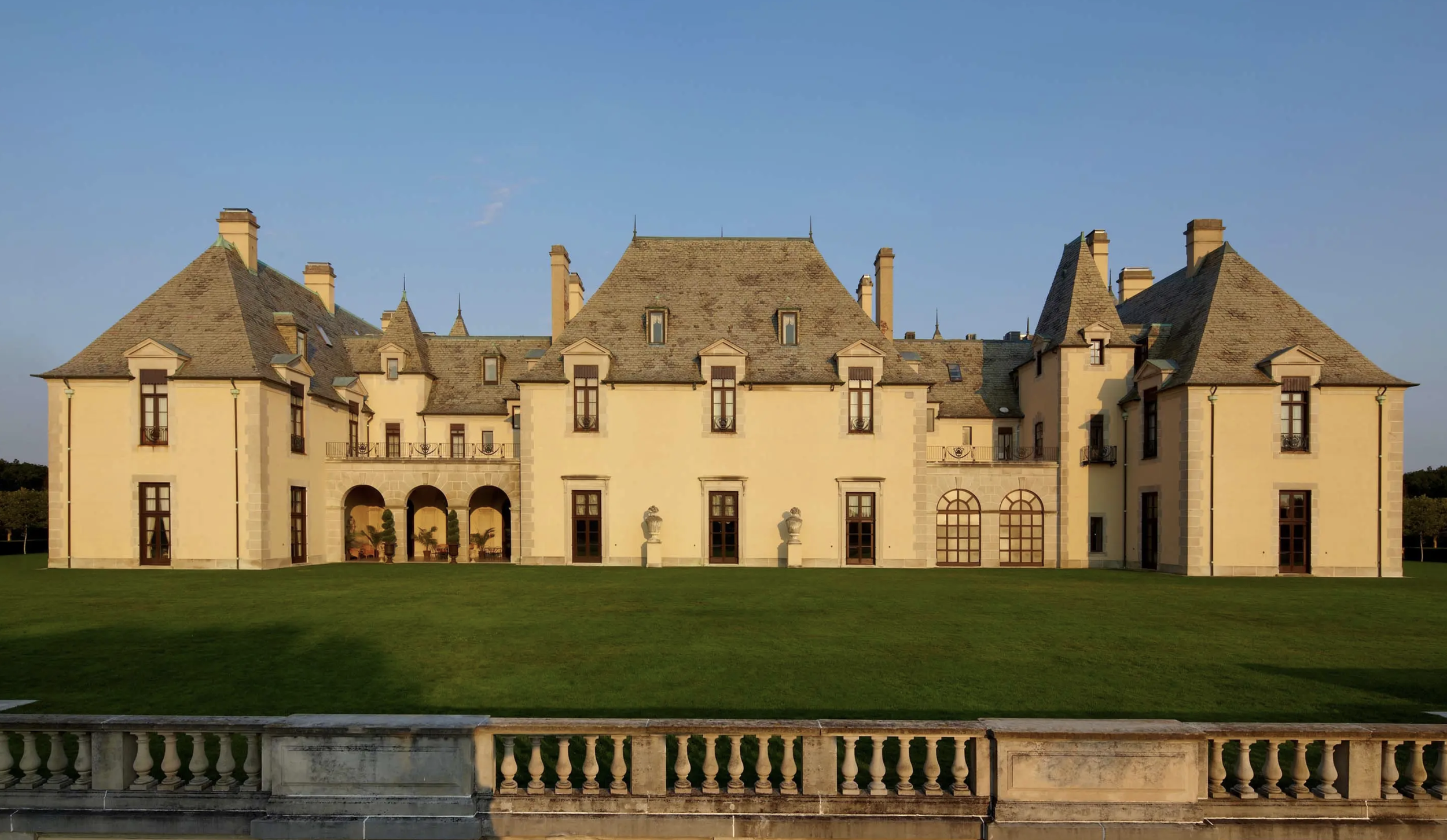 francis-york-oheka-castle-long-island-new-york-auction-2026-39.png