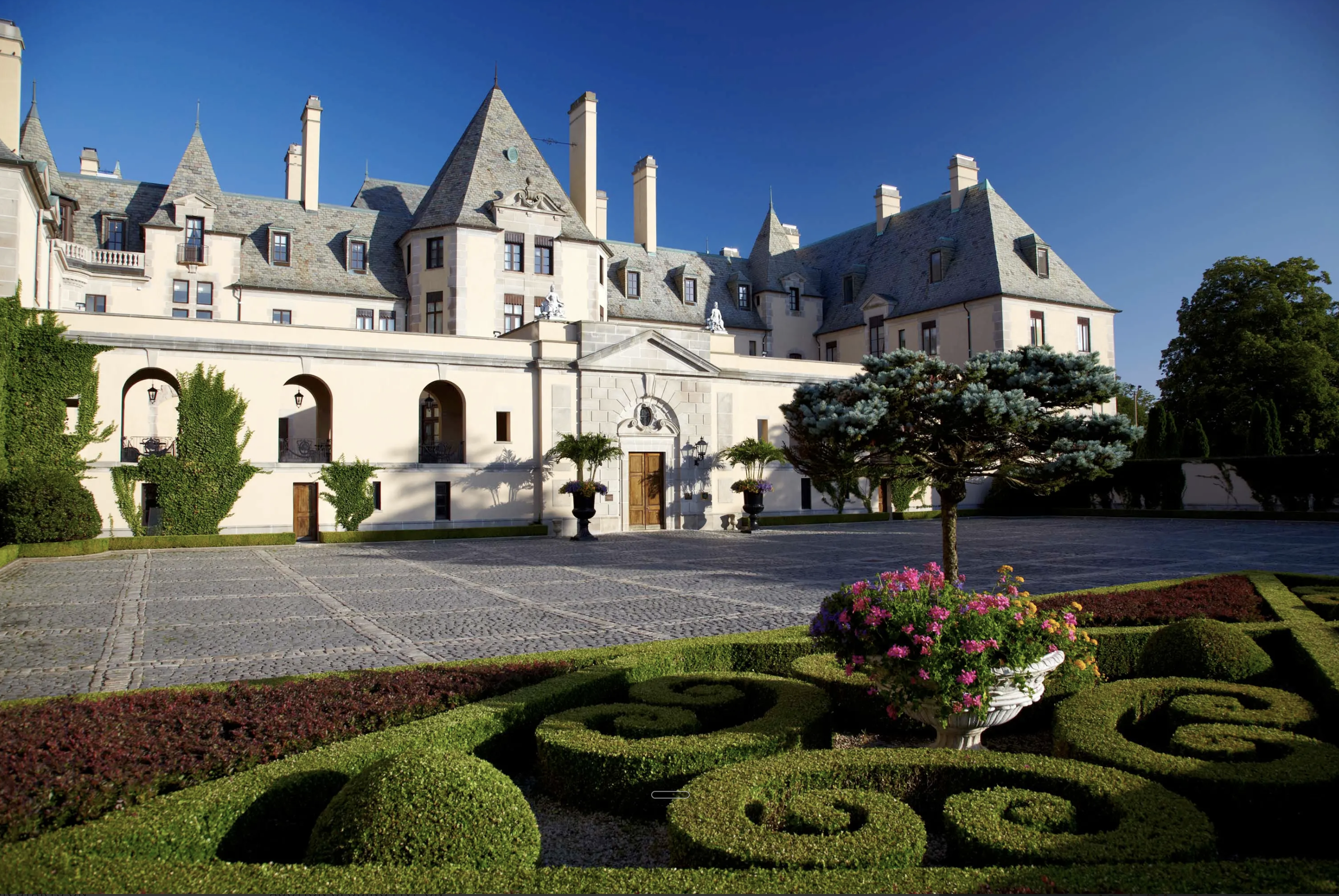 francis-york-oheka-castle-long-island-new-york-auction-2026-14.png