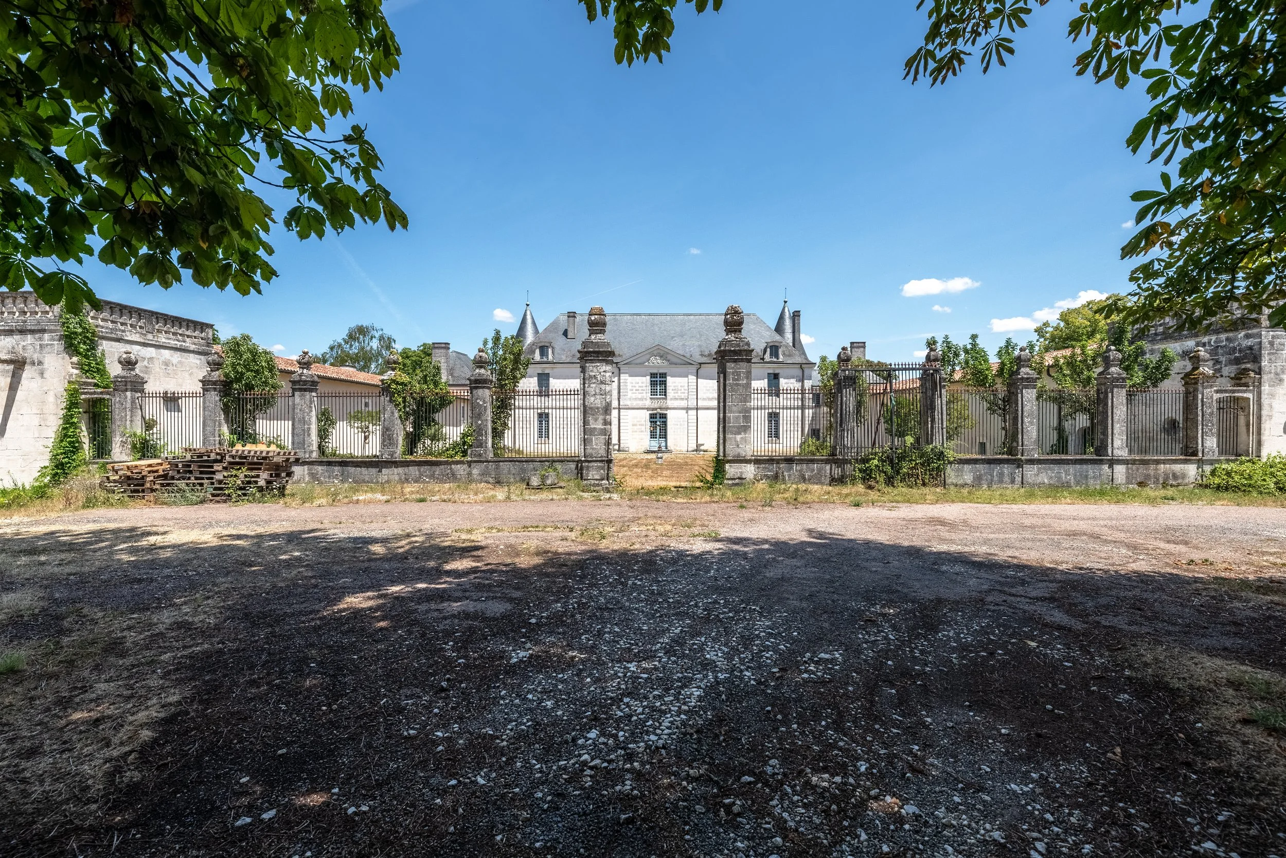 francis-york-PER-3888-FDL-18th-century-chateau-to-restore-185-acres-dordogne-france-1.jpg