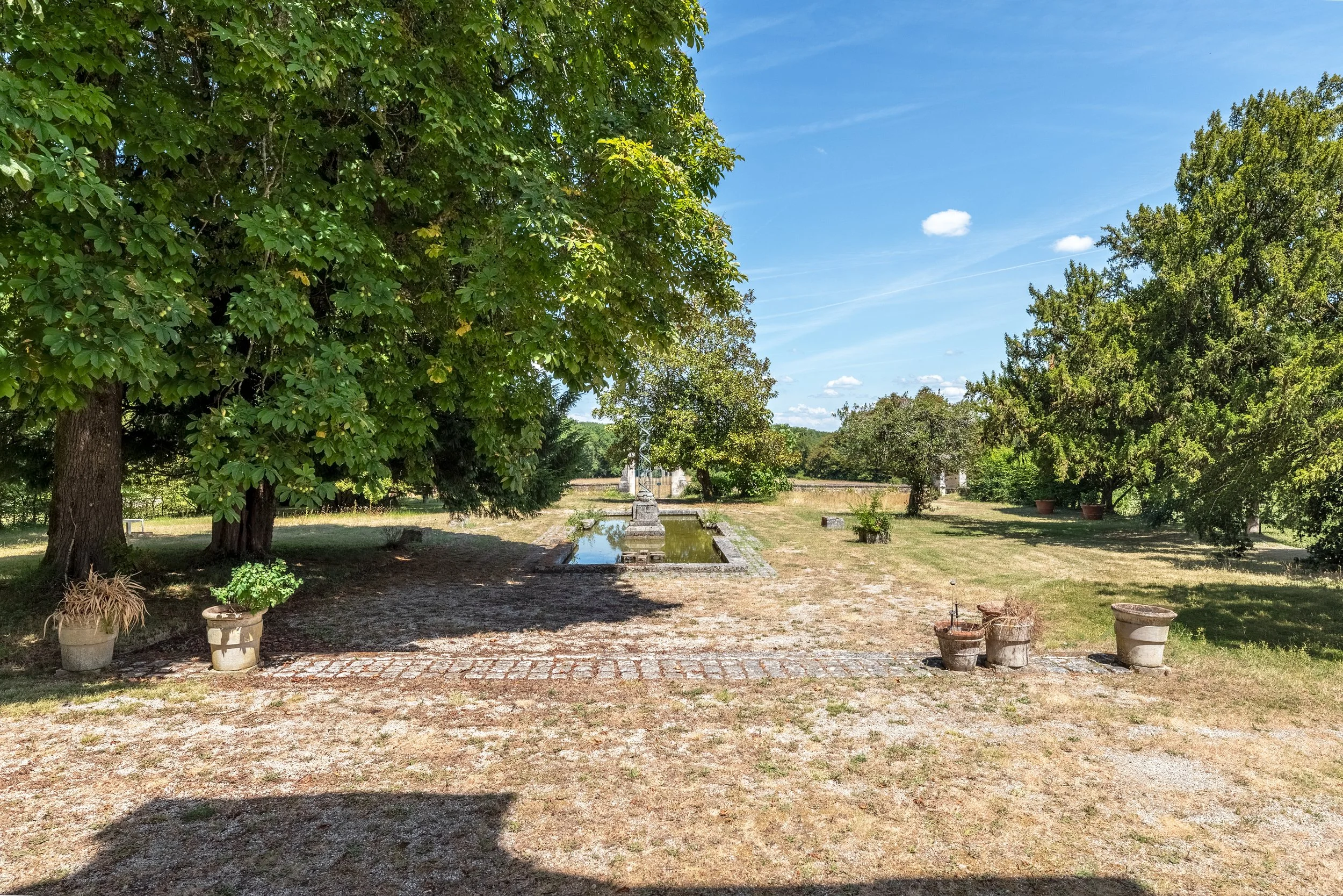 francis-york-PER-3888-FDL-18th-century-chateau-to-restore-185-acres-dordogne-france-14.jpg