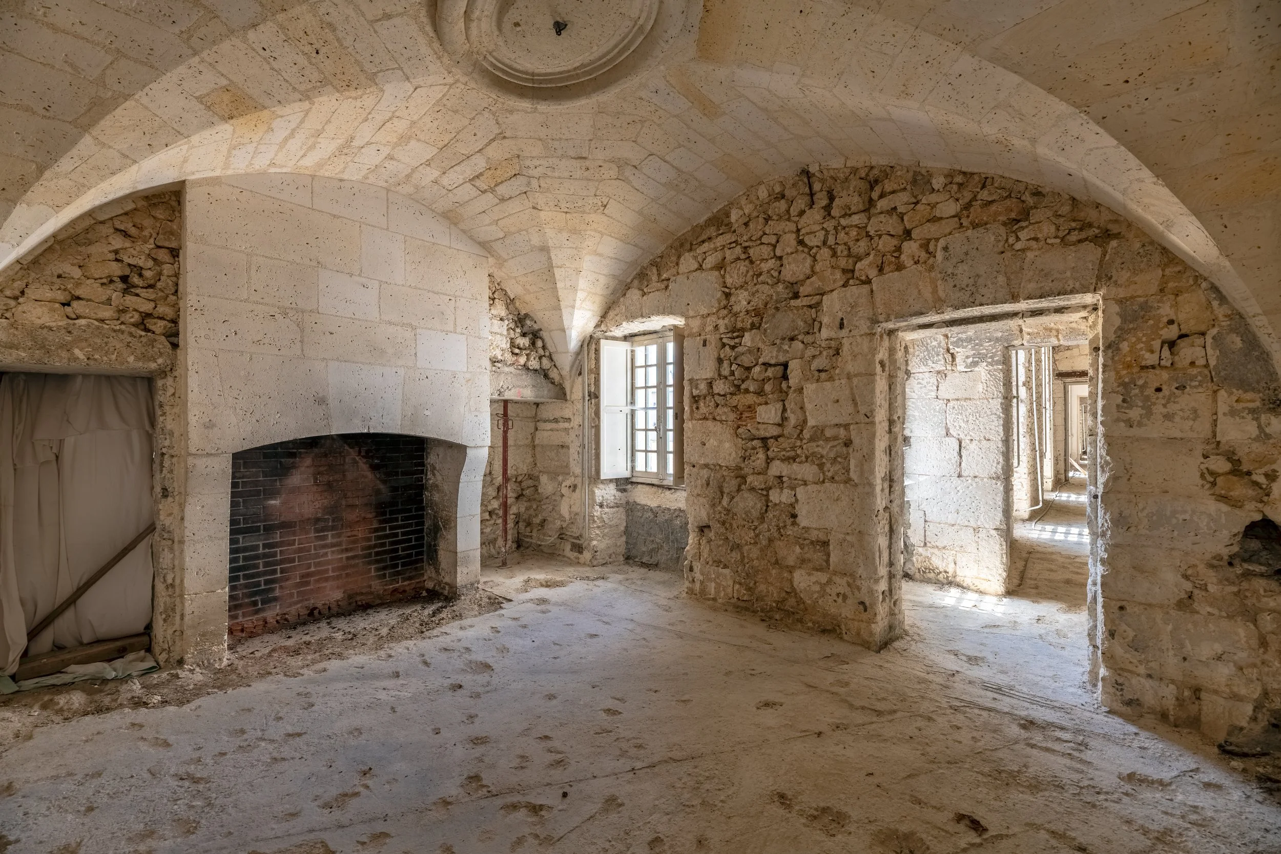 francis-york-PER-3888-FDL-18th-century-chateau-to-restore-185-acres-dordogne-france-23.jpg