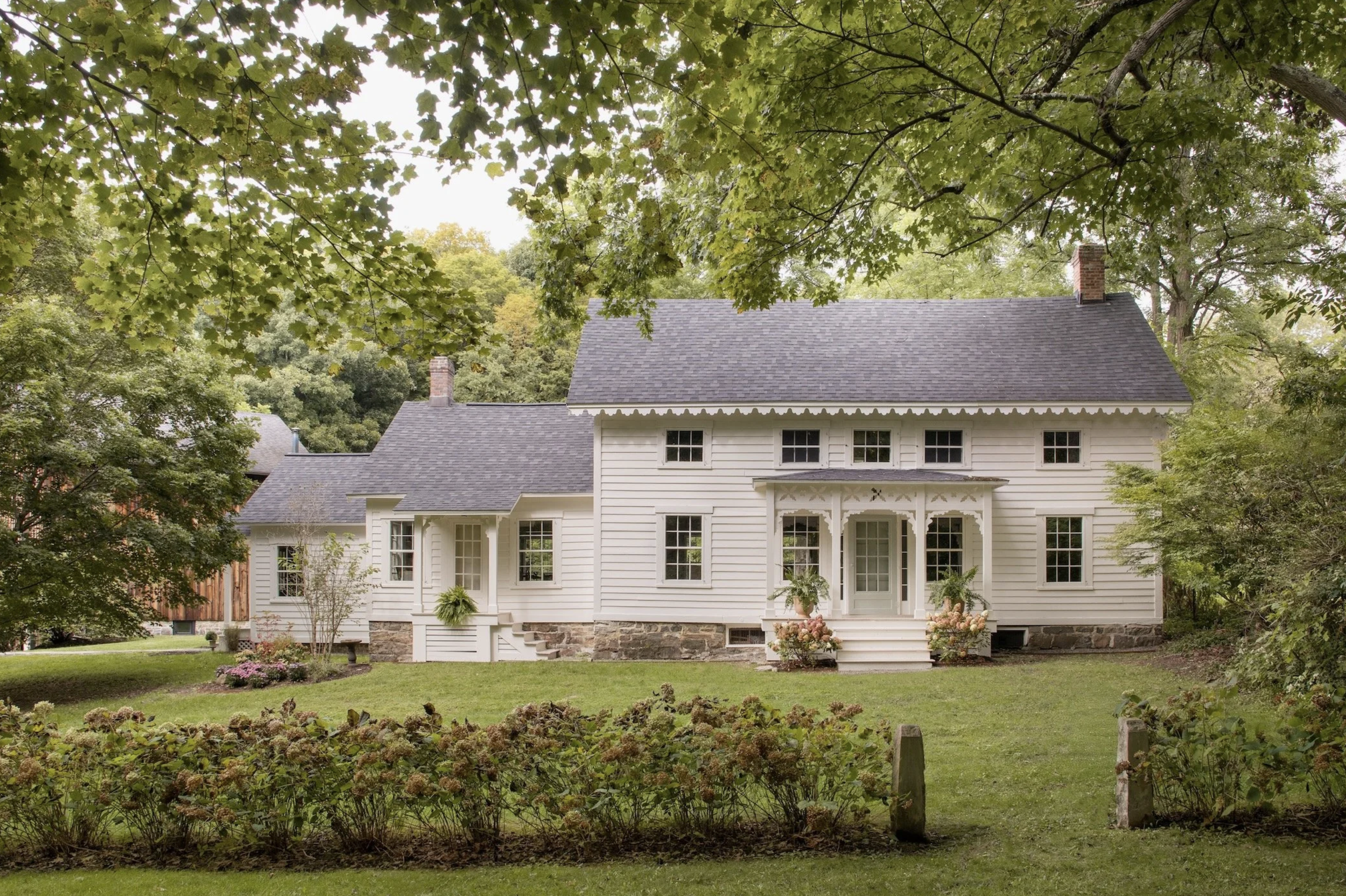 francis-york-restored-1765-farmhouse-converted-barn-hudson-valley-new-york-3.png