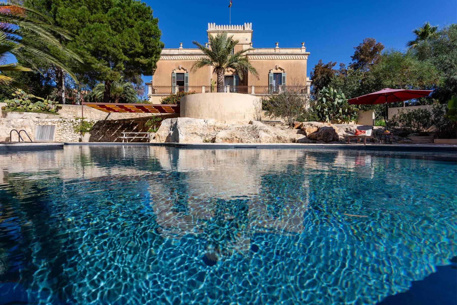 francis-york-19th-century-aristocratic-villa-noto-sicily-italy-11.jpg