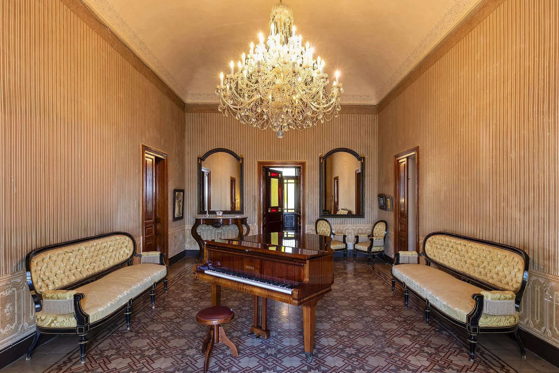 francis-york-19th-century-aristocratic-villa-noto-sicily-italy-15.jpg
