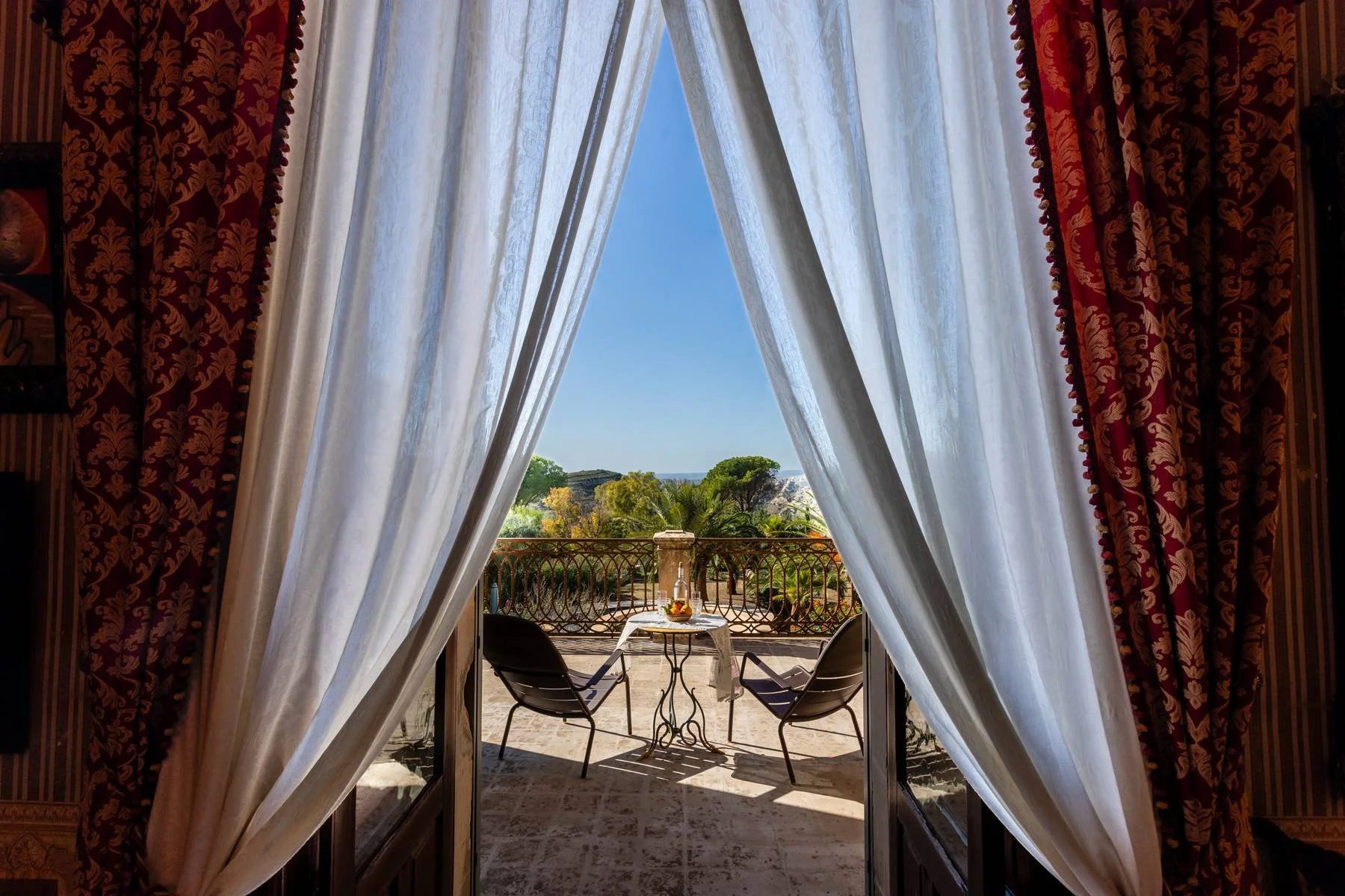 francis-york-19th-century-aristocratic-villa-noto-sicily-italy-16.jpg
