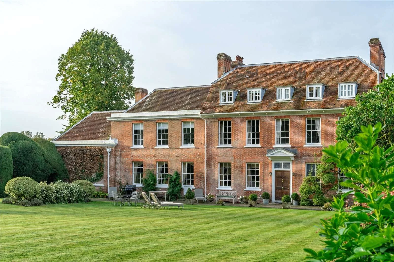 francis-york-hunton-manor-georgian-country-house-hampshire-england-4.jpg
