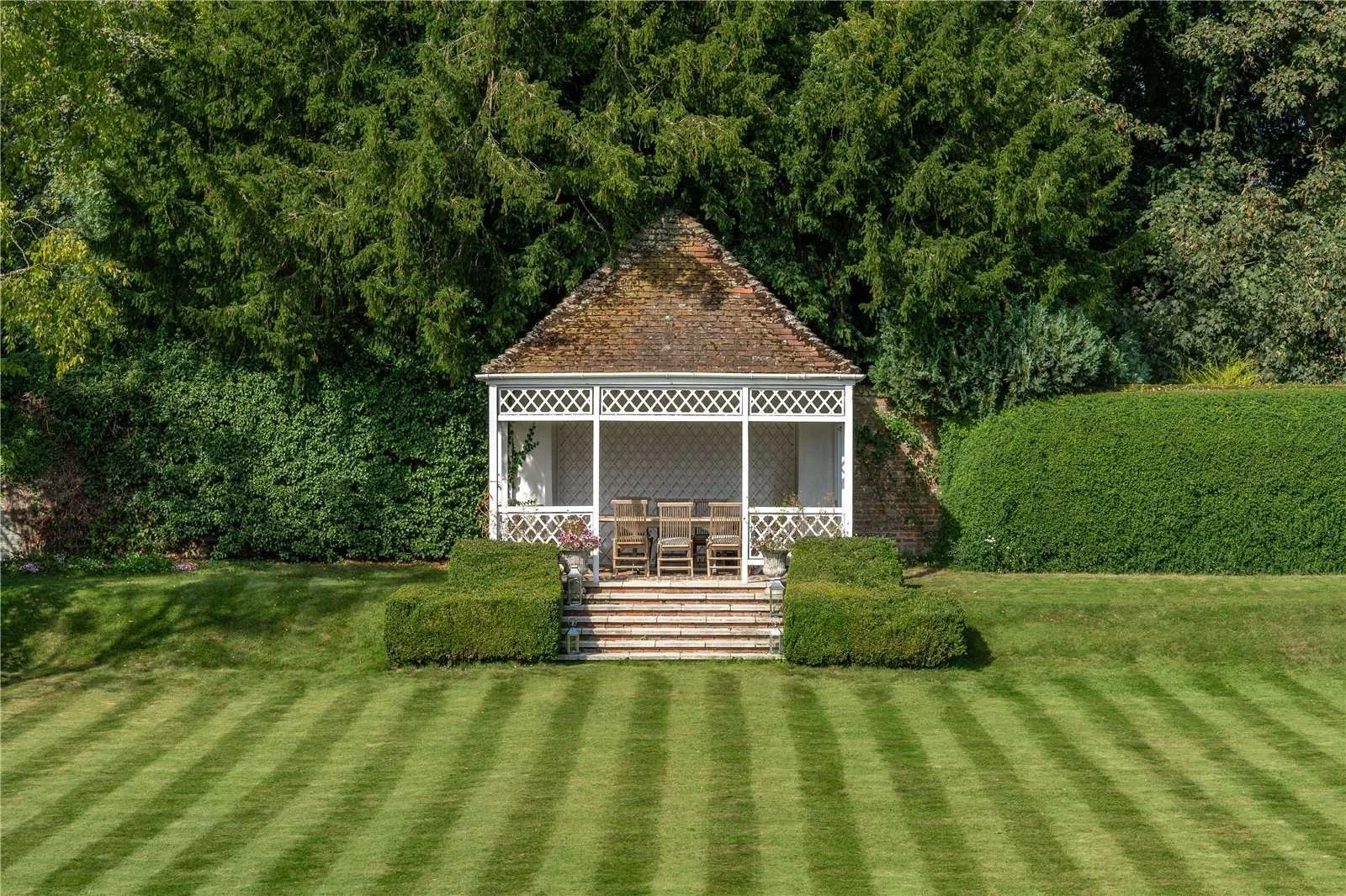 francis-york-hunton-manor-georgian-country-house-hampshire-england-9.jpg