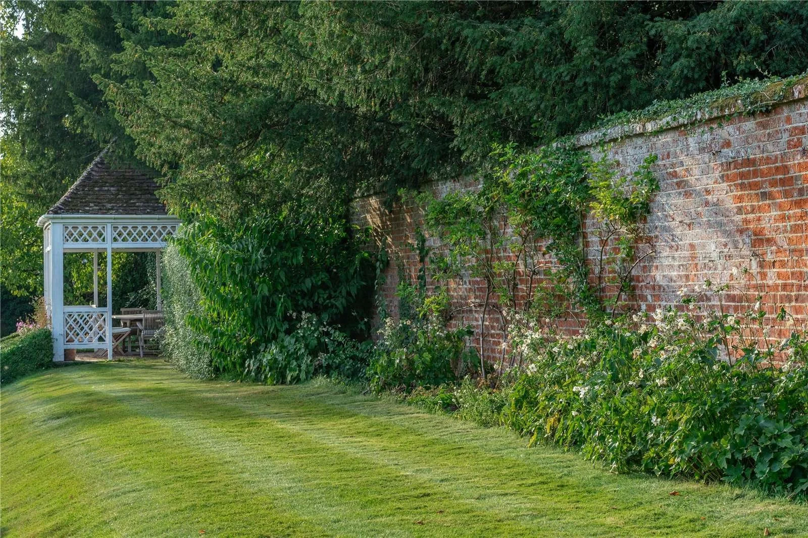 francis-york-hunton-manor-georgian-country-house-hampshire-england-10.jpg