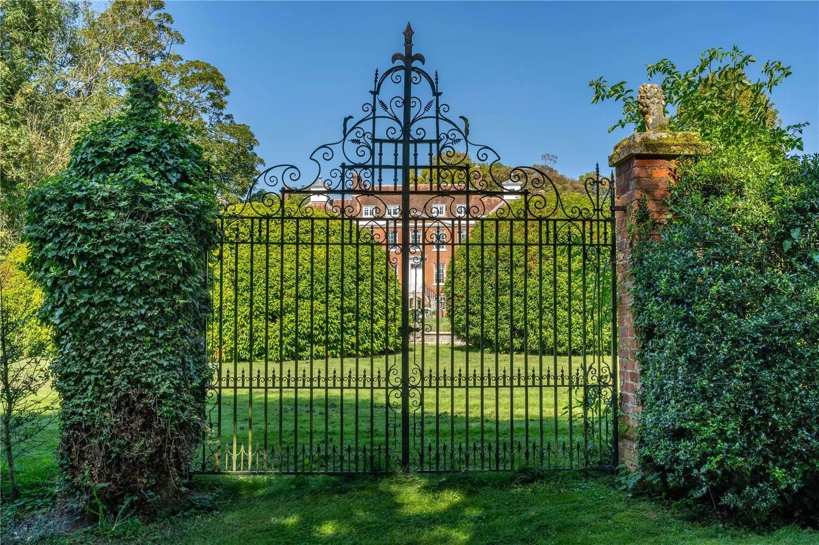 francis-york-hunton-manor-georgian-country-house-hampshire-england-42.jpg