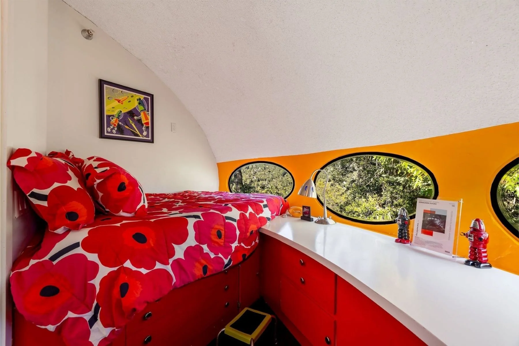 francis-york-donaldson-futuro-house-matti-suuronen-space-age-architecture-idyllwild-california-10.jpeg