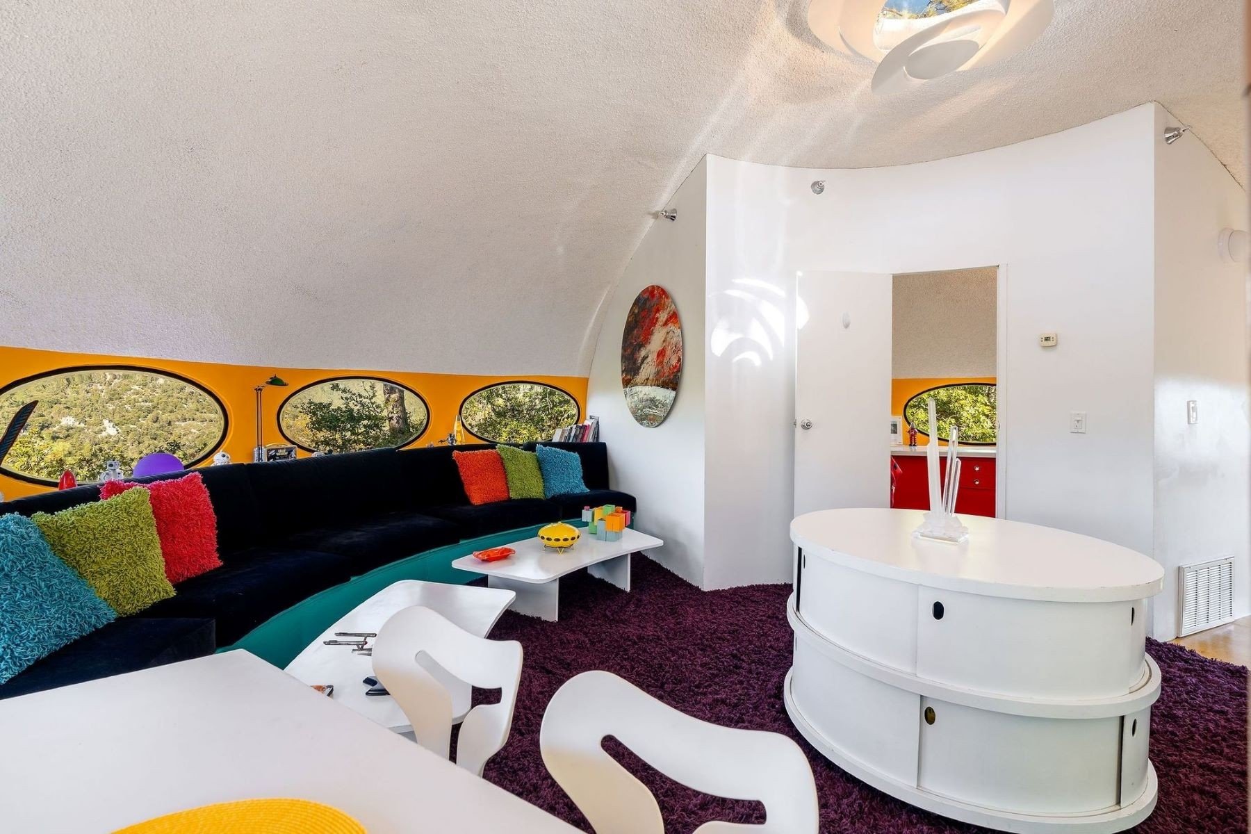 francis-york-donaldson-futuro-house-matti-suuronen-space-age-architecture-idyllwild-california-12.jpeg