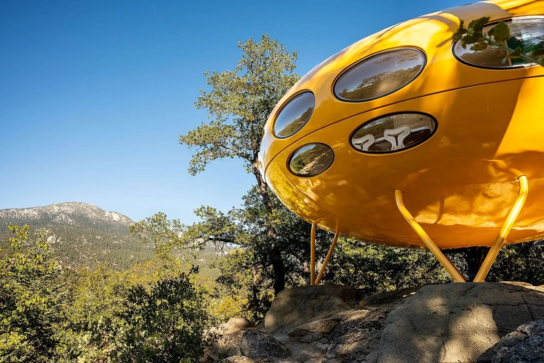 francis-york-donaldson-futuro-house-matti-suuronen-space-age-architecture-idyllwild-california-22.jpeg