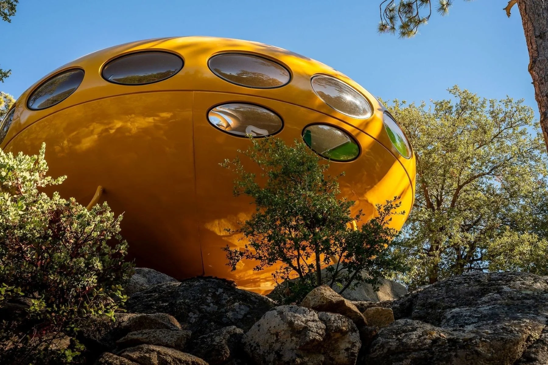 francis-york-donaldson-futuro-house-matti-suuronen-space-age-architecture-idyllwild-california-23.jpeg
