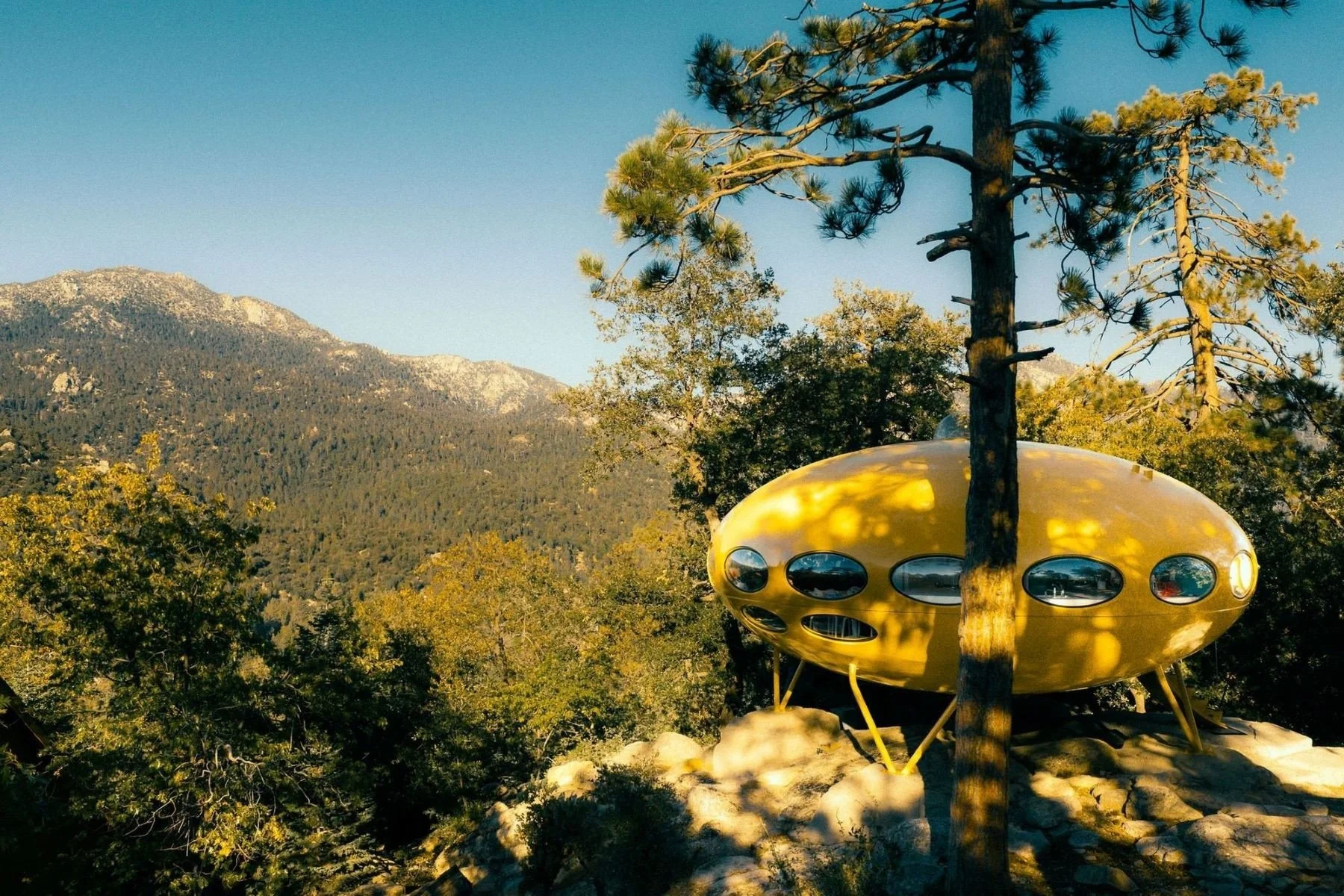 francis-york-donaldson-futuro-house-matti-suuronen-space-age-architecture-idyllwild-california-27.jpeg