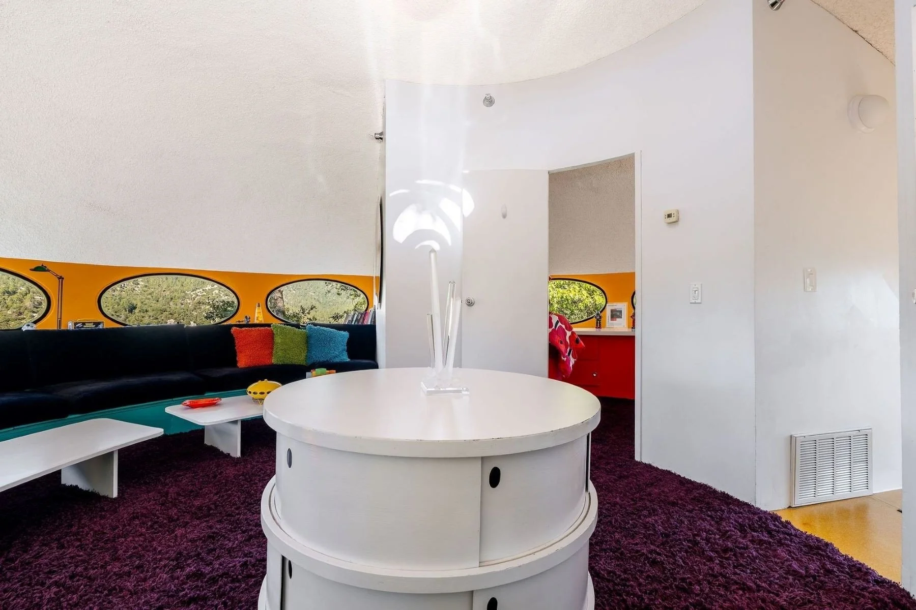 francis-york-donaldson-futuro-house-matti-suuronen-space-age-architecture-idyllwild-california-29.jpeg