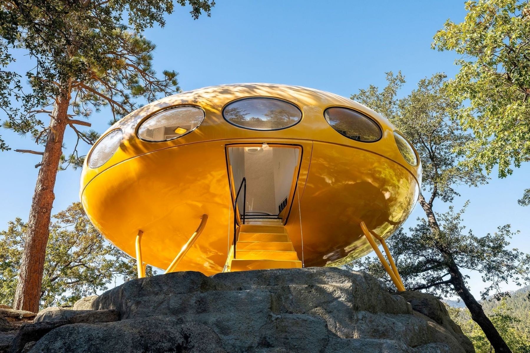 francis-york-donaldson-futuro-house-matti-suuronen-space-age-architecture-idyllwild-california-46.jpeg