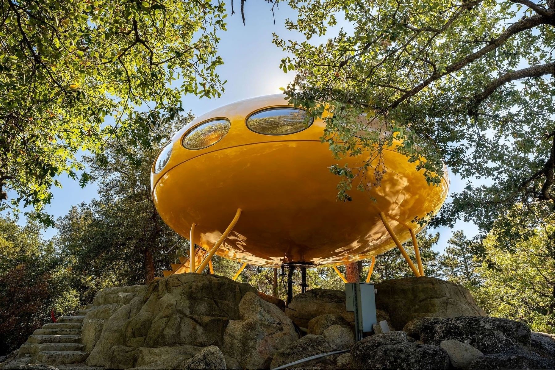 francis-york-donaldson-futuro-house-matti-suuronen-space-age-architecture-idyllwild-california-52.jpeg