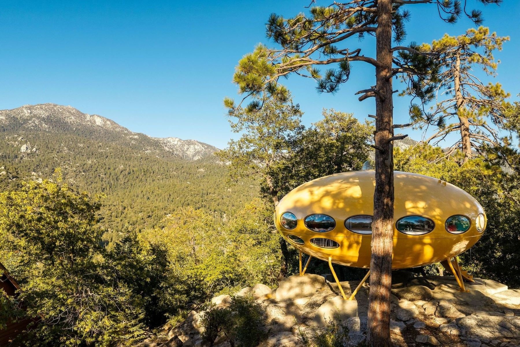 francis-york-donaldson-futuro-house-matti-suuronen-space-age-architecture-idyllwild-california-53.jpeg