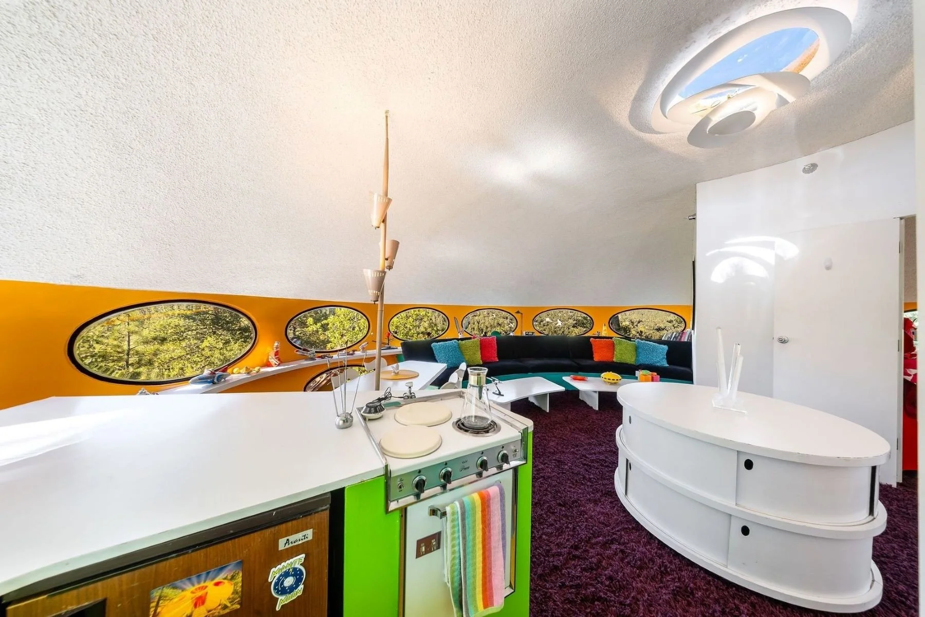 francis-york-donaldson-futuro-house-matti-suuronen-space-age-architecture-idyllwild-california-76.jpeg