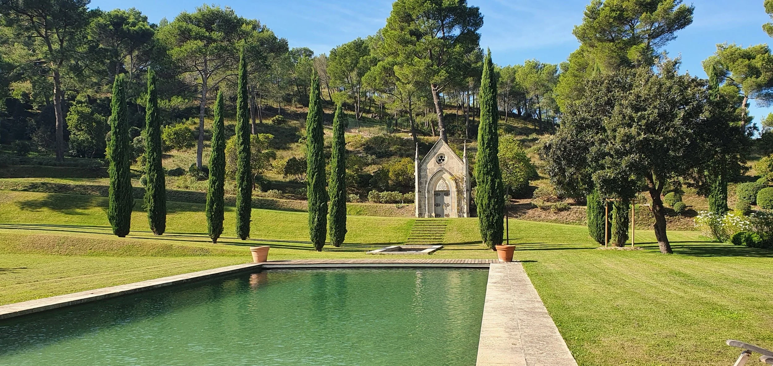 francis-york-18th-century-provencal-farmhouse-alpilles-saint-remy-de-provence-1.jpg