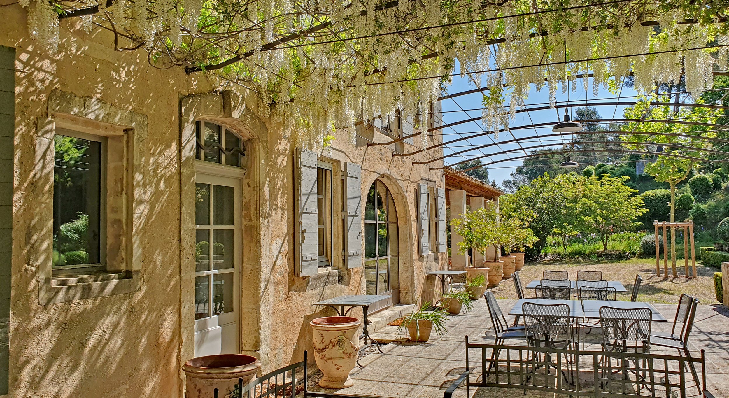 francis-york-18th-century-provencal-farmhouse-alpilles-saint-remy-de-provence-5.jpg