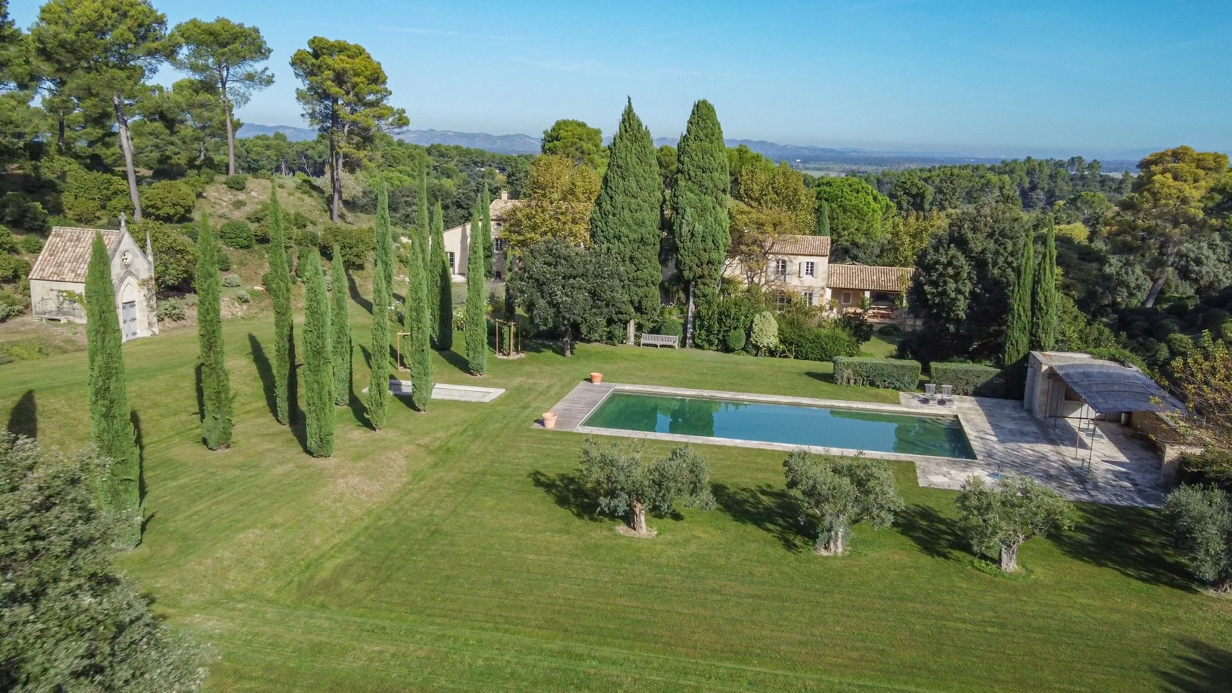 francis-york-18th-century-provencal-farmhouse-alpilles-saint-remy-de-provence-17.jpg