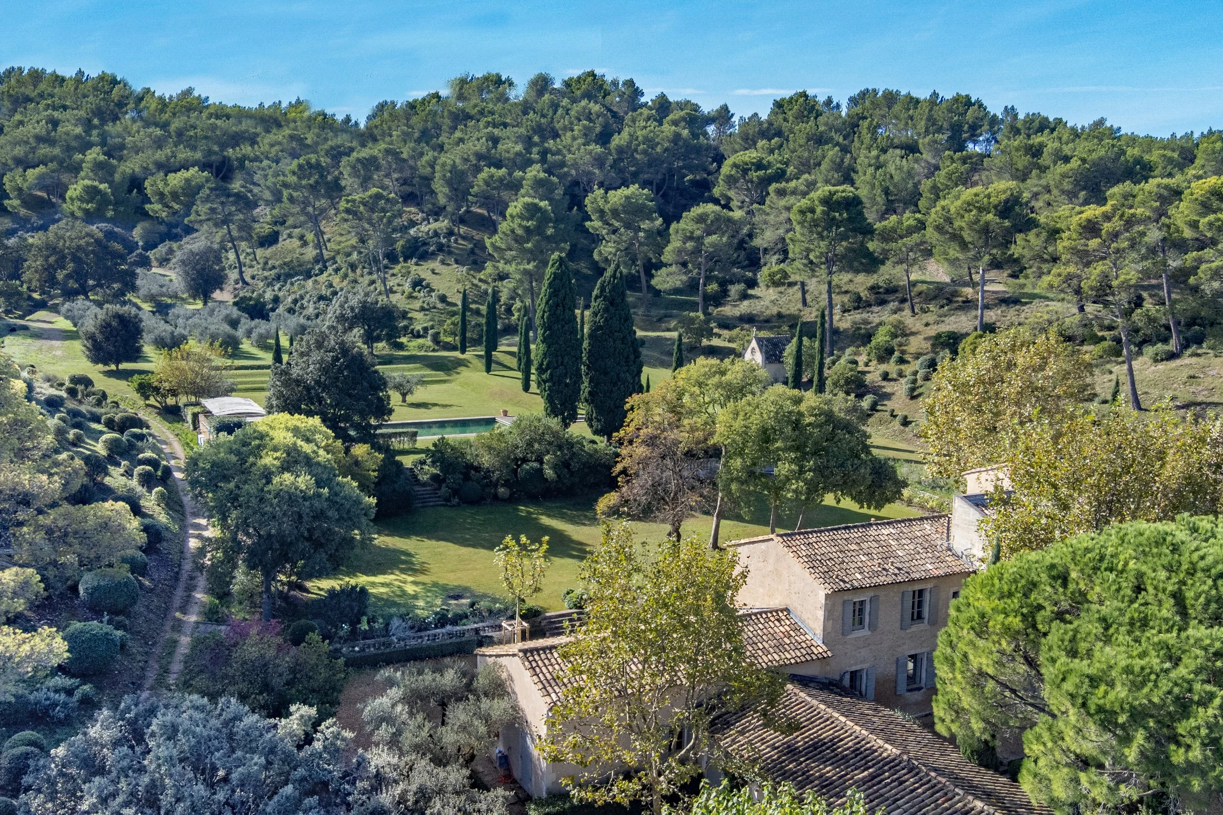 francis-york-18th-century-provencal-farmhouse-alpilles-saint-remy-de-provence-21.jpg