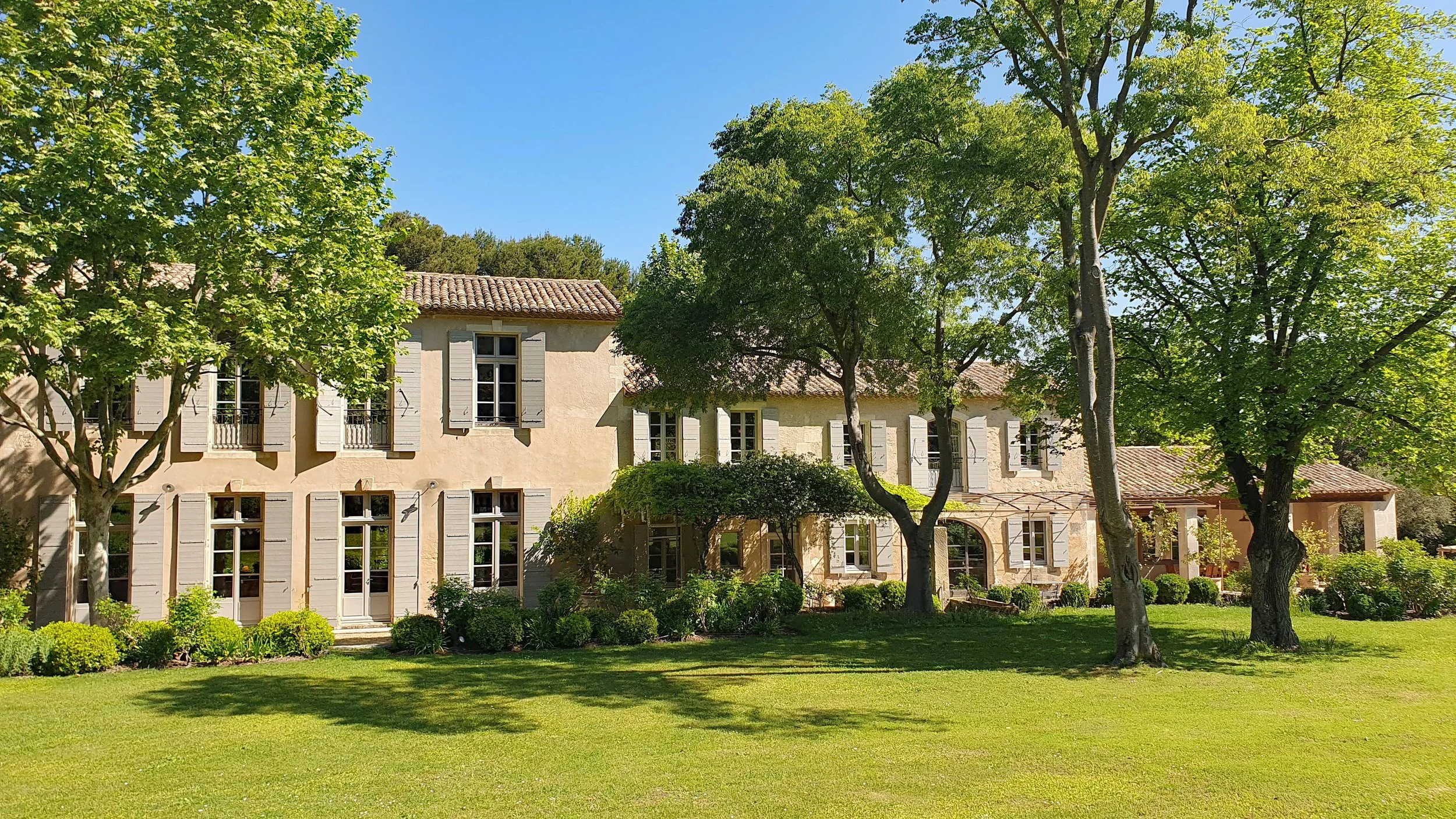 An 18th-Century Provençal Farmhouse on 19 Acres in the Alpilles, Near Saint-Rémy-de-Provence
