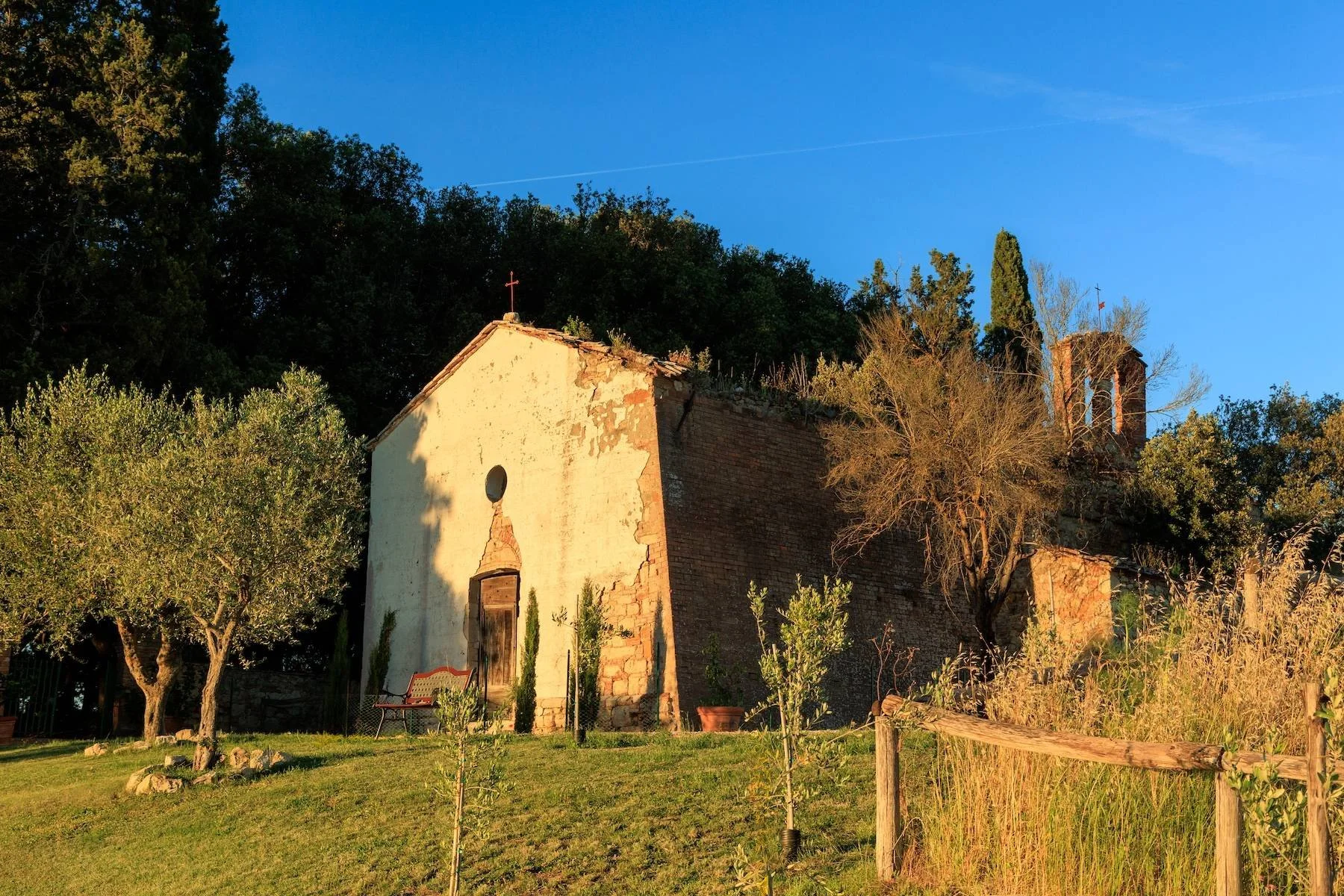 francis-york-medieval-villa-753-acre-wine-estate-tuscany-italy-4.jpg