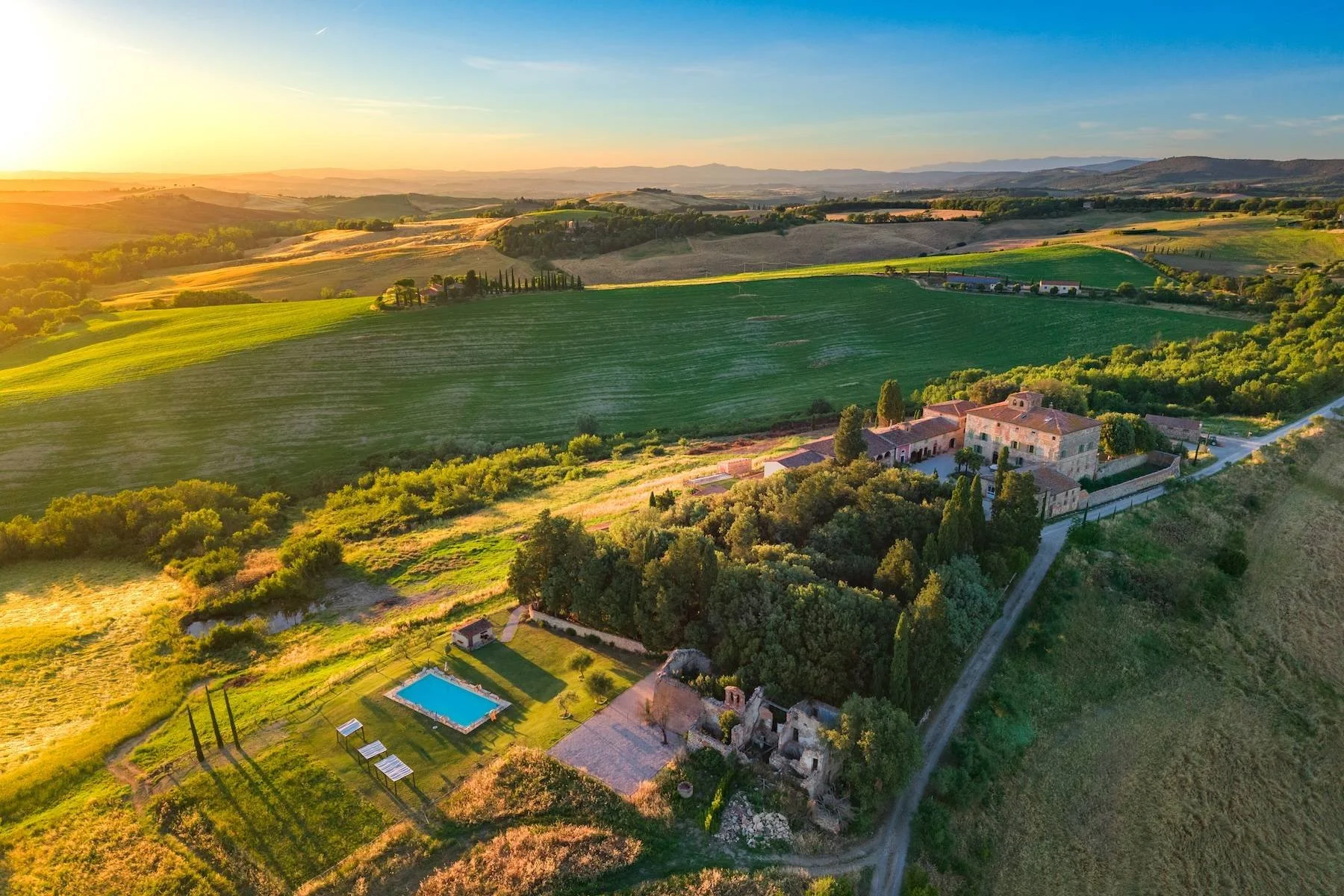 francis-york-medieval-villa-753-acre-wine-estate-tuscany-italy-6.jpg