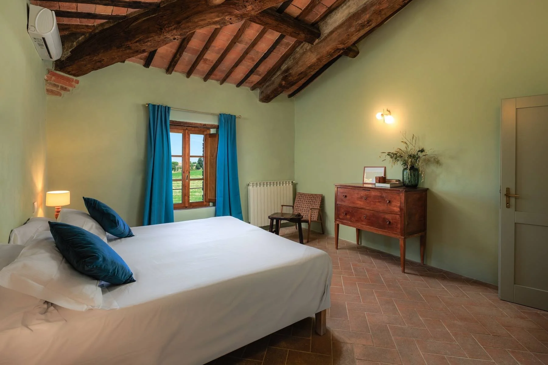 francis-york-medieval-villa-753-acre-wine-estate-tuscany-italy-18.jpg