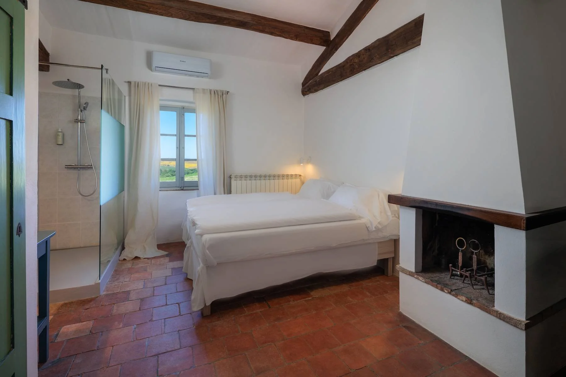 francis-york-medieval-villa-753-acre-wine-estate-tuscany-italy-21.jpg