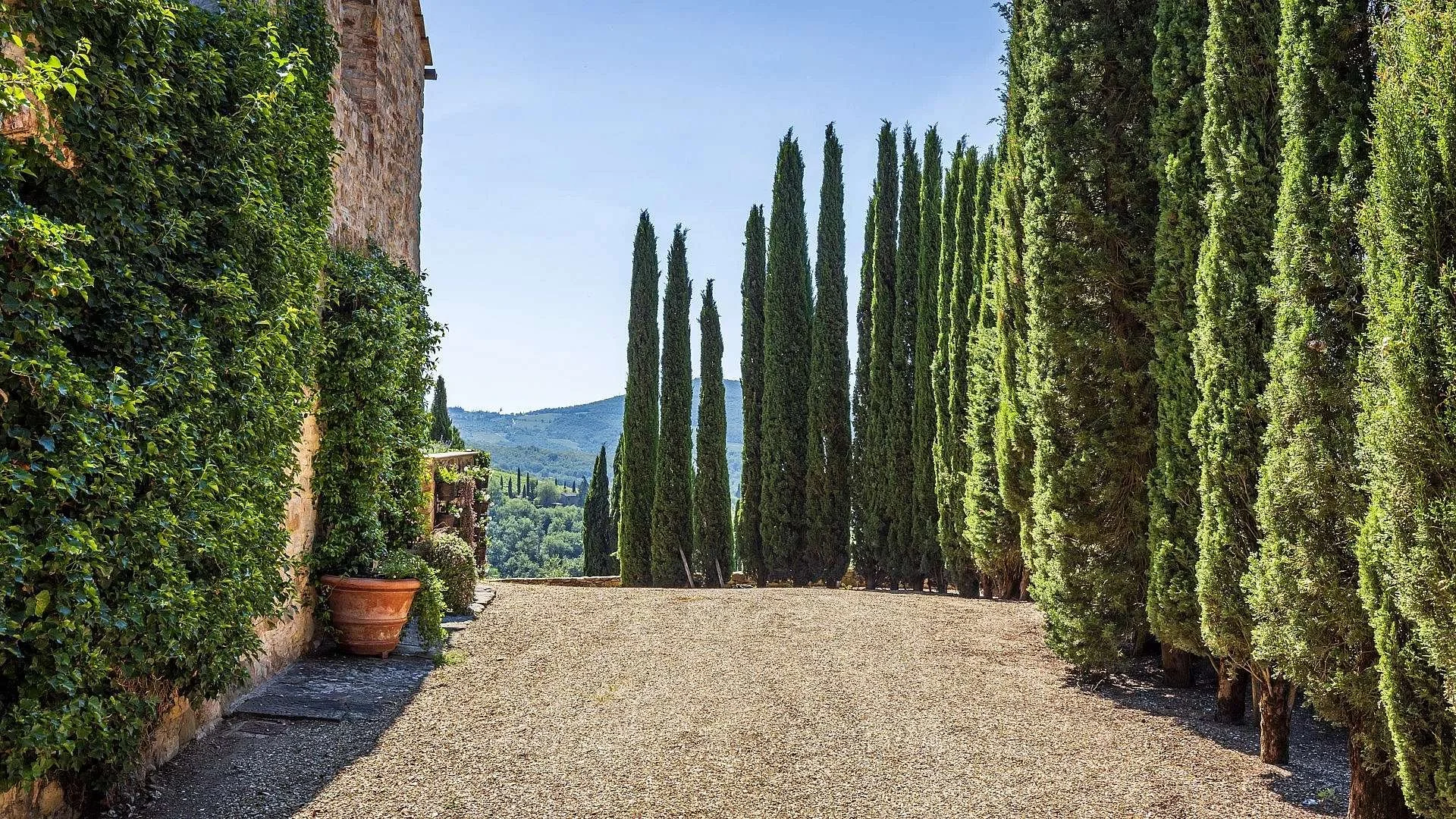 francis-york-castello-di-monterinaldi-tuscan-fortress-chianti-classico-radda-in-chianti-italy-43.jpg