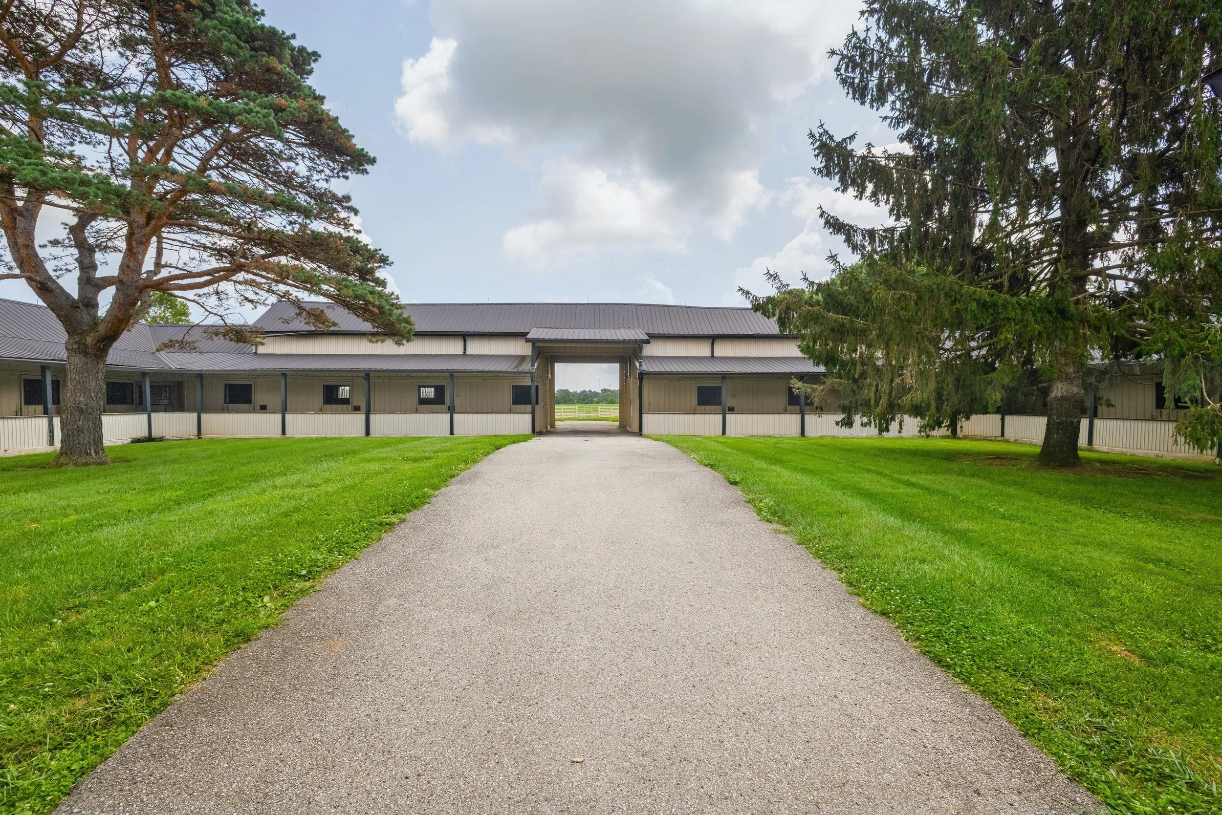 francis-york-castleton-lyons-historic-kentucky-equestrian-estate-keeneland-championship-sale-16.jpg