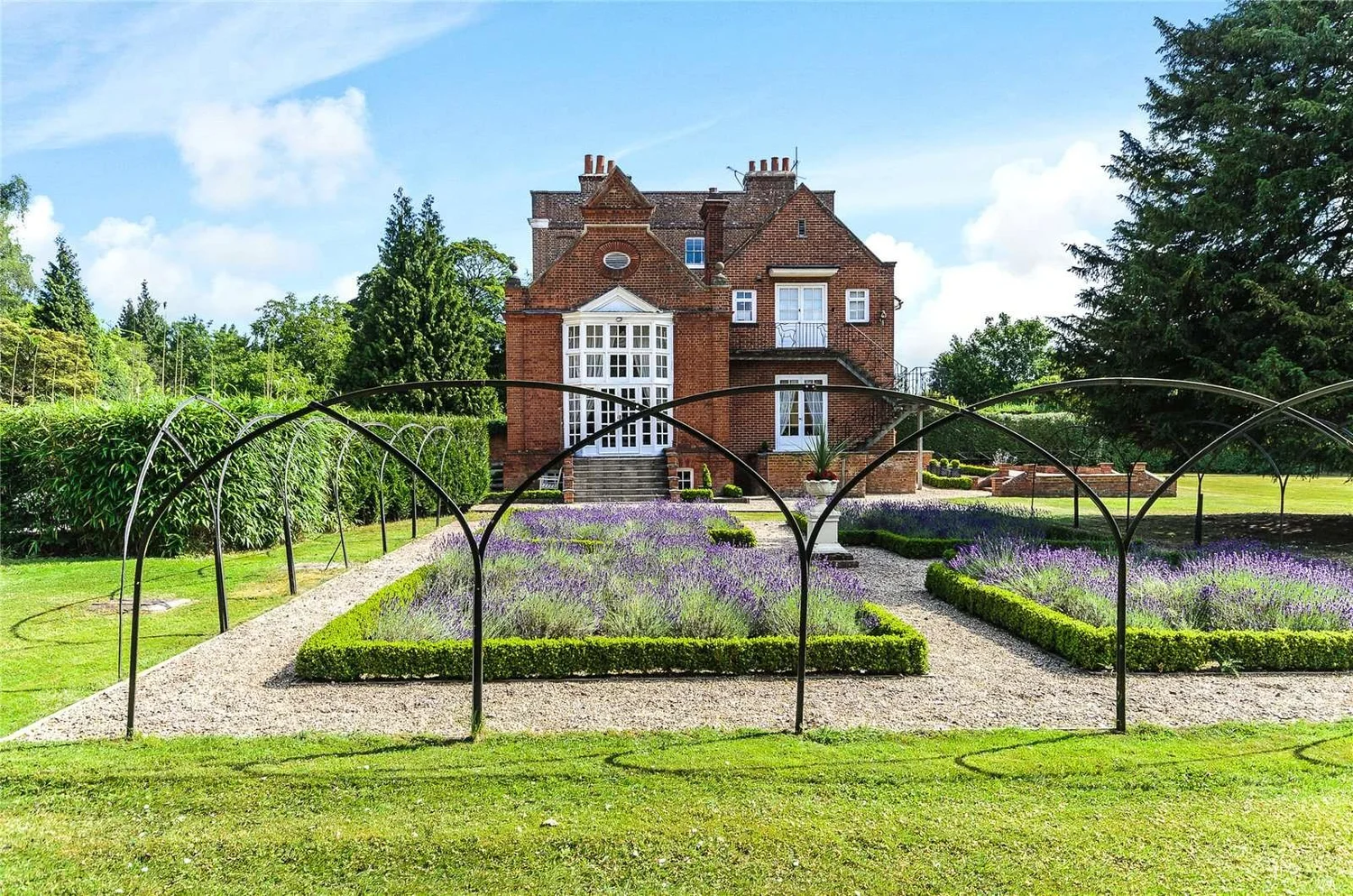Elegant Georgian Country House in Berkshire, England — Francis York