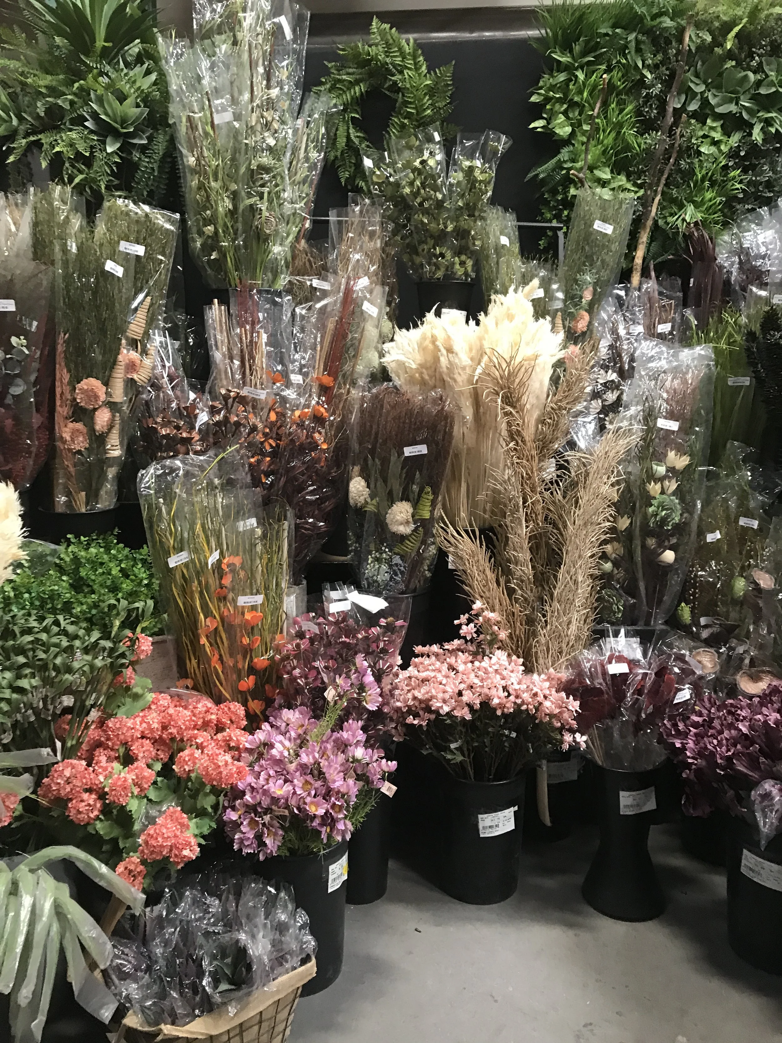  When Shinoda scored big with a giant inventory of dried product, they felt overwhelmed by how to display it all properly in a shop-able fashion. Luckily, this is a particular area of expertise for me and we created a dried product zone that flows se