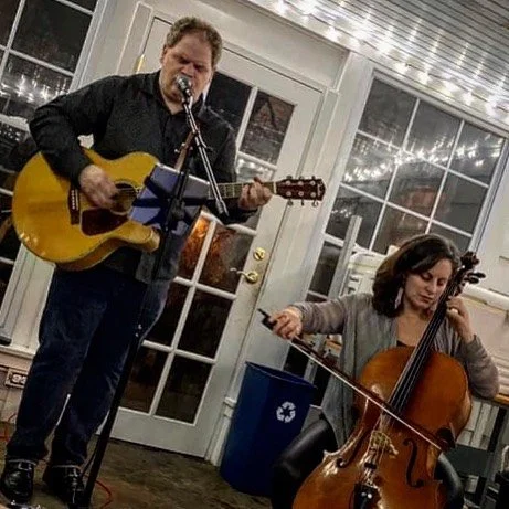 Live Music featuring Brian Carroll &amp; Suzanne Miller