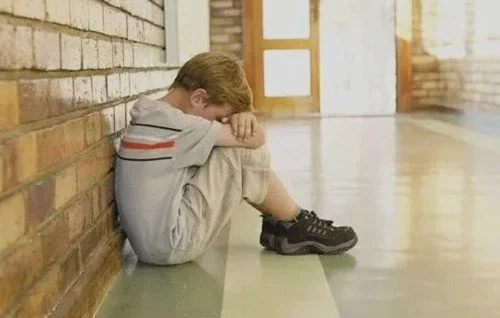 孩子在外受欺負為何回家不敢說