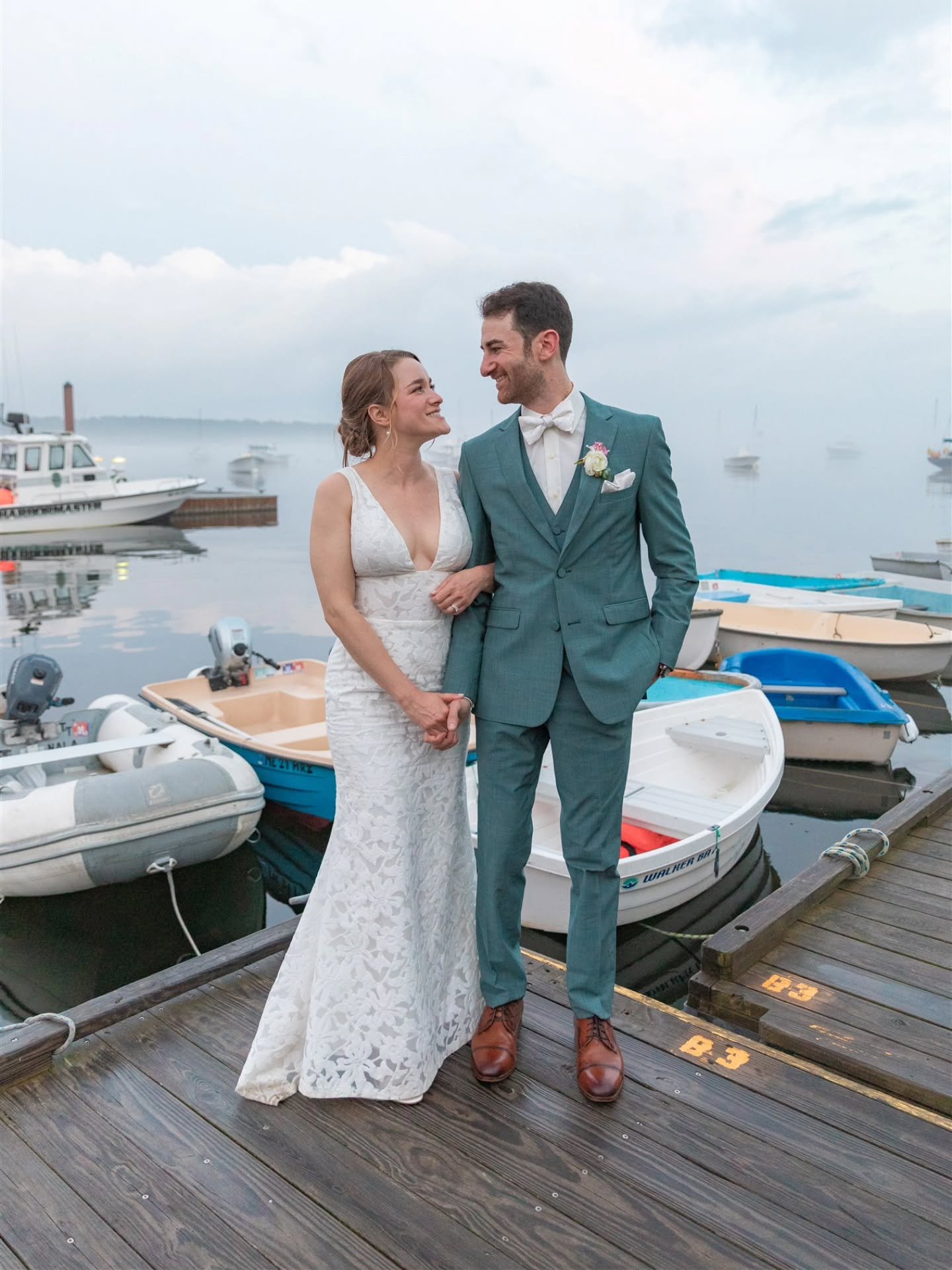 We had an incredible sunset for Caryn and Nick's wedding day! The fog was low on the ocean as the sky above opened up with blues and pinks! It was BEAUTIFUL!! 

#newhampshirewedding #newenglandweddingphotographer #newenglandwedding #weddingportrait #