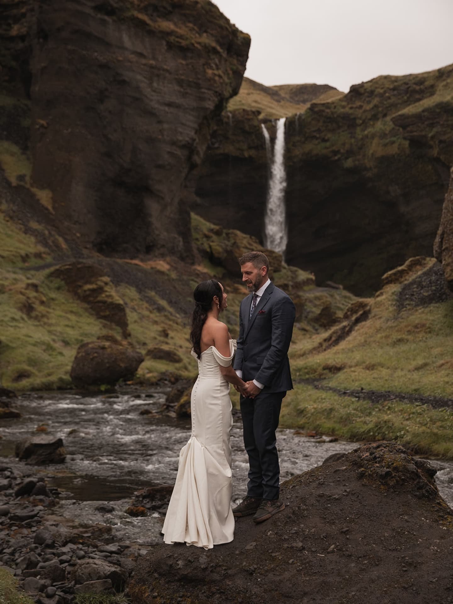 Did you know it's only a 4.5 hour flight to Iceland? And there are ENDLESS spots to elope around the country? 

Basically what im asking you is to elope in Iceland so I can go too 😅🤣

#icelandelopement #icelandlove #icelandwedding #AdventureElopeme