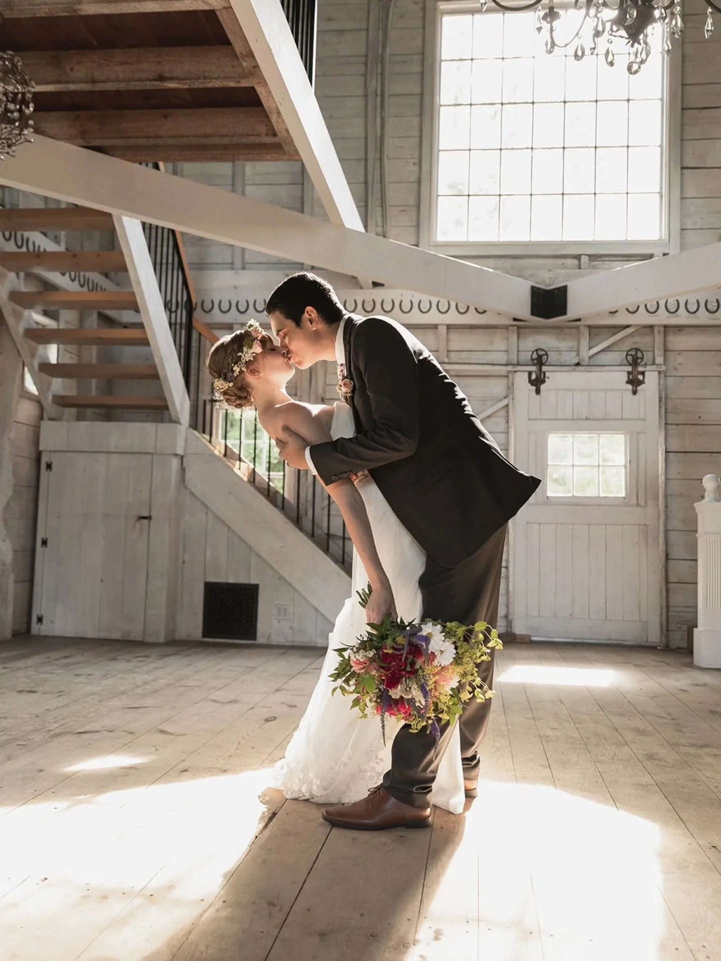 Wedding days feel like a dream to me. There's something magical that happens when you bring all your loved ones to one spot to celebrate marriage. 🥰