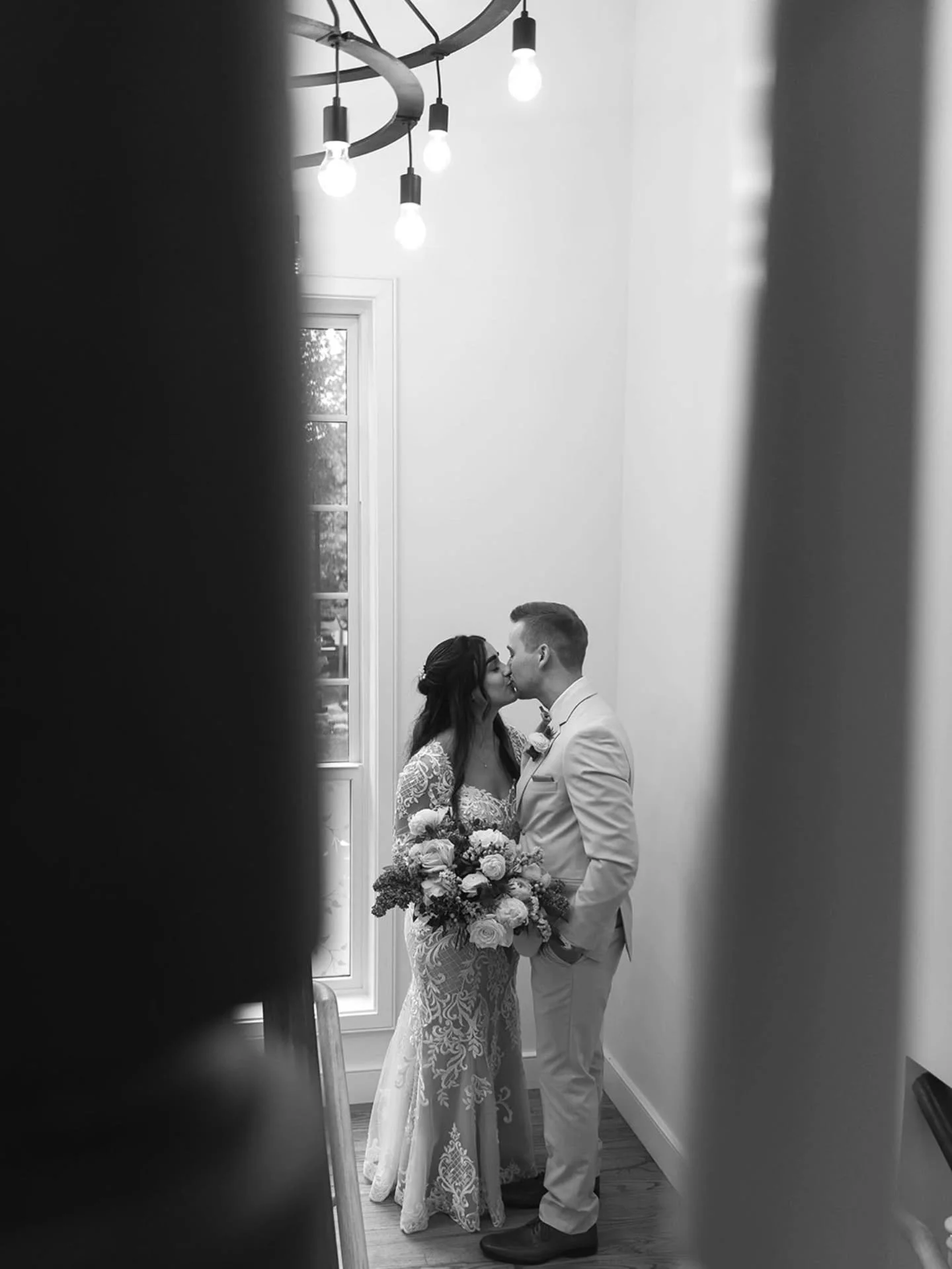 Happy anniversary to Lindsay &amp; Mitch! I hope you two have an amazing day! 🥰😁