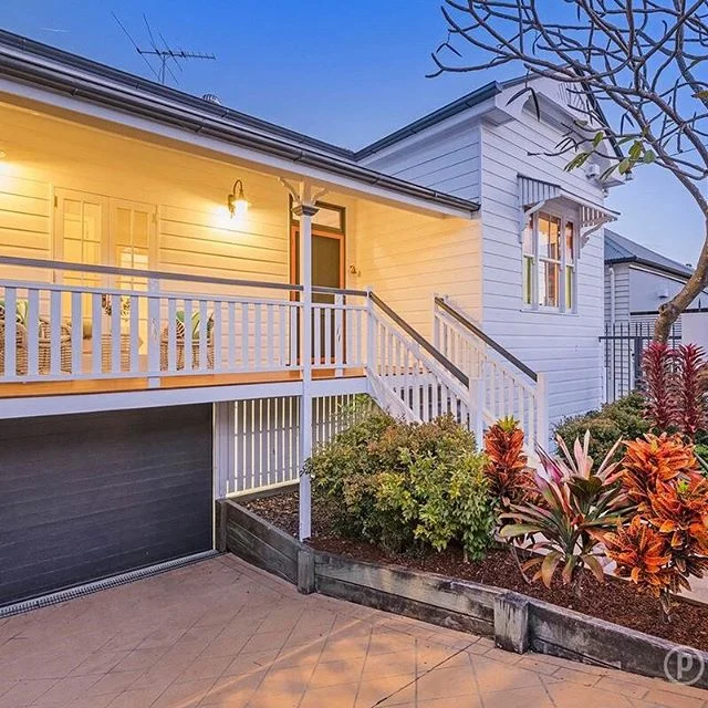 PLACE OF THE WEEK // This immaculately renovated Queenslander embraces the combination of contemporary style and traditional grace. Welcome to 161 Annie Street, New Farm. #placeoftheweek #placeestateagents