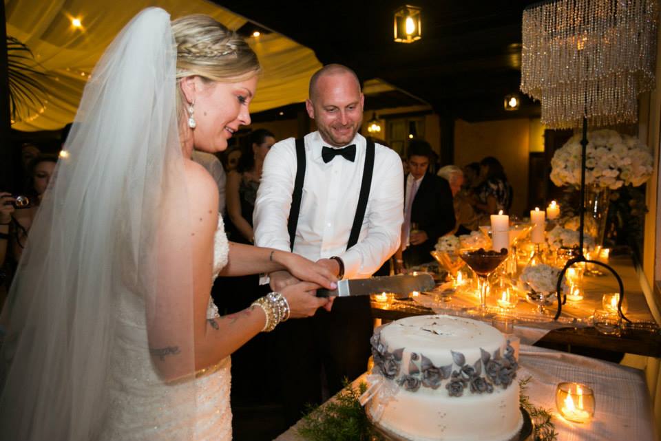 destiland-destitv-bridefriends-desti-guide-to-destination-weddings-podcast-blackdesti-black-destination-bride-2017-lea-funkhouser-antigua-guatemala-episode-5-cake-cutting.jpg