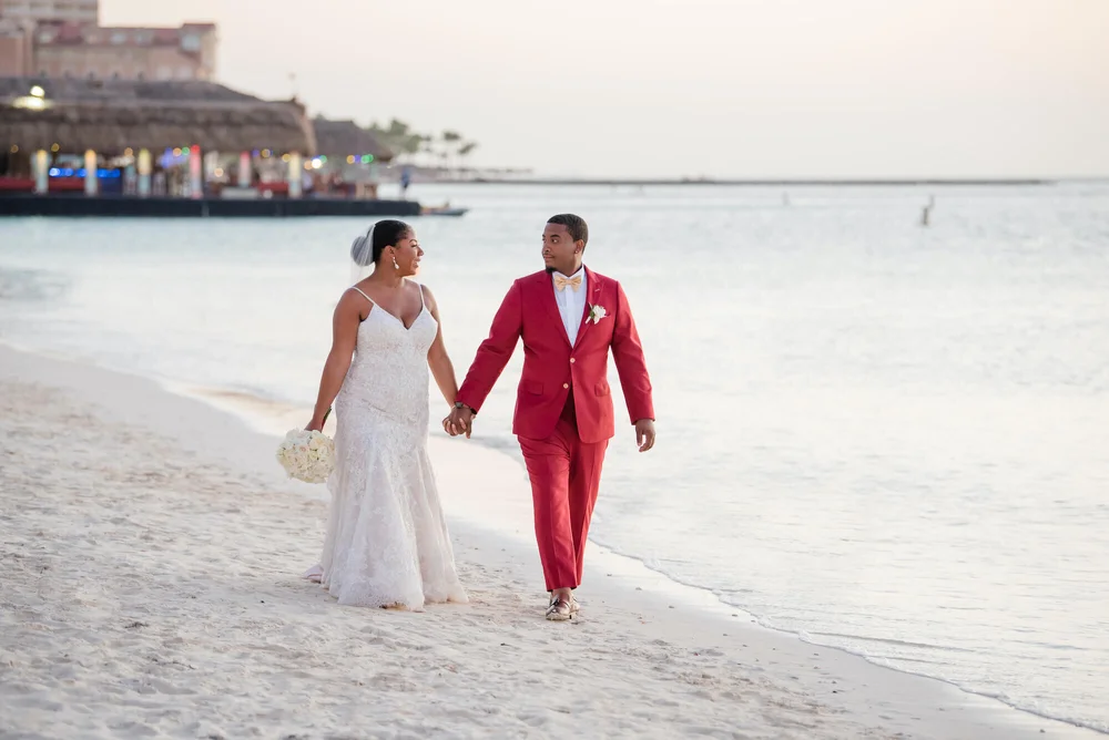DESTIBRIDE Laura + Chris' Beautiful Aruba Destination Wedding! | DESTI  Guide to Destination Weddings