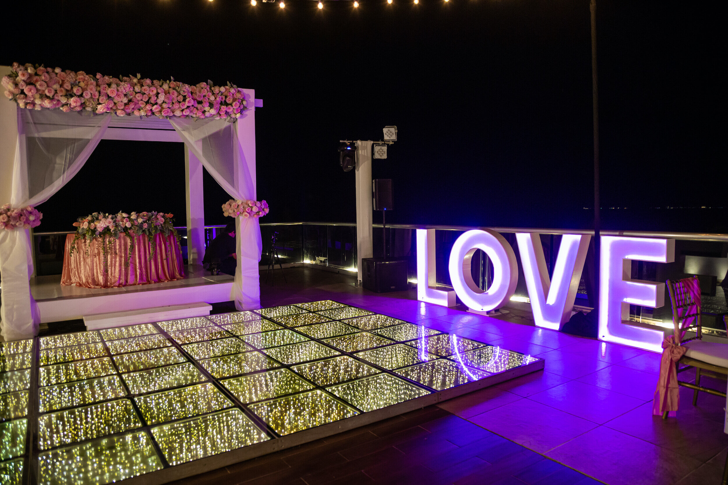 tashima-how-to-plan-a-destination-wedding-in-playa-del-carmen-mexico-azul-fives-beach-resort-black-destination-bride-desti-tv-desti-guide-to-destination-weddings-2020-sky-deck-dance-floor.jpg